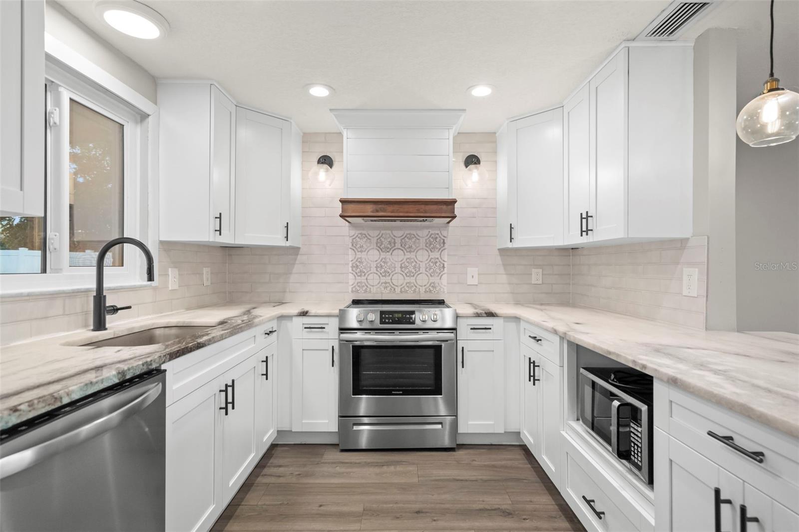 Image 10 of 34 For 1863 12th Street Sw