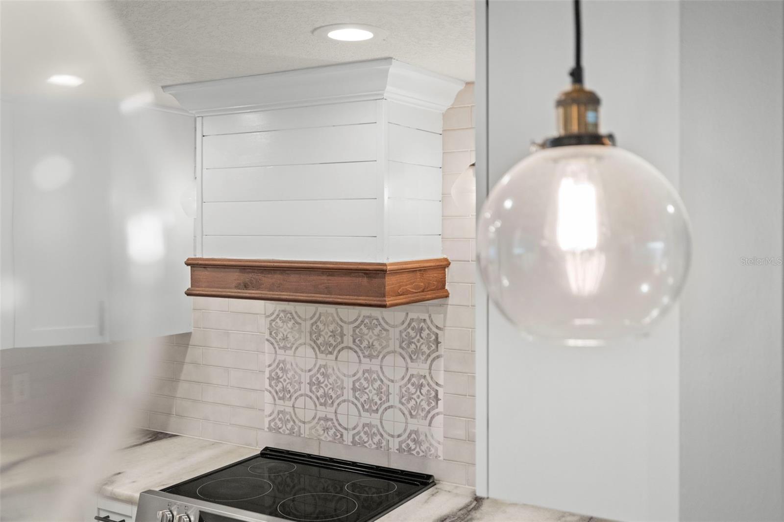 Image 12 of 34 For 1863 12th Street Sw