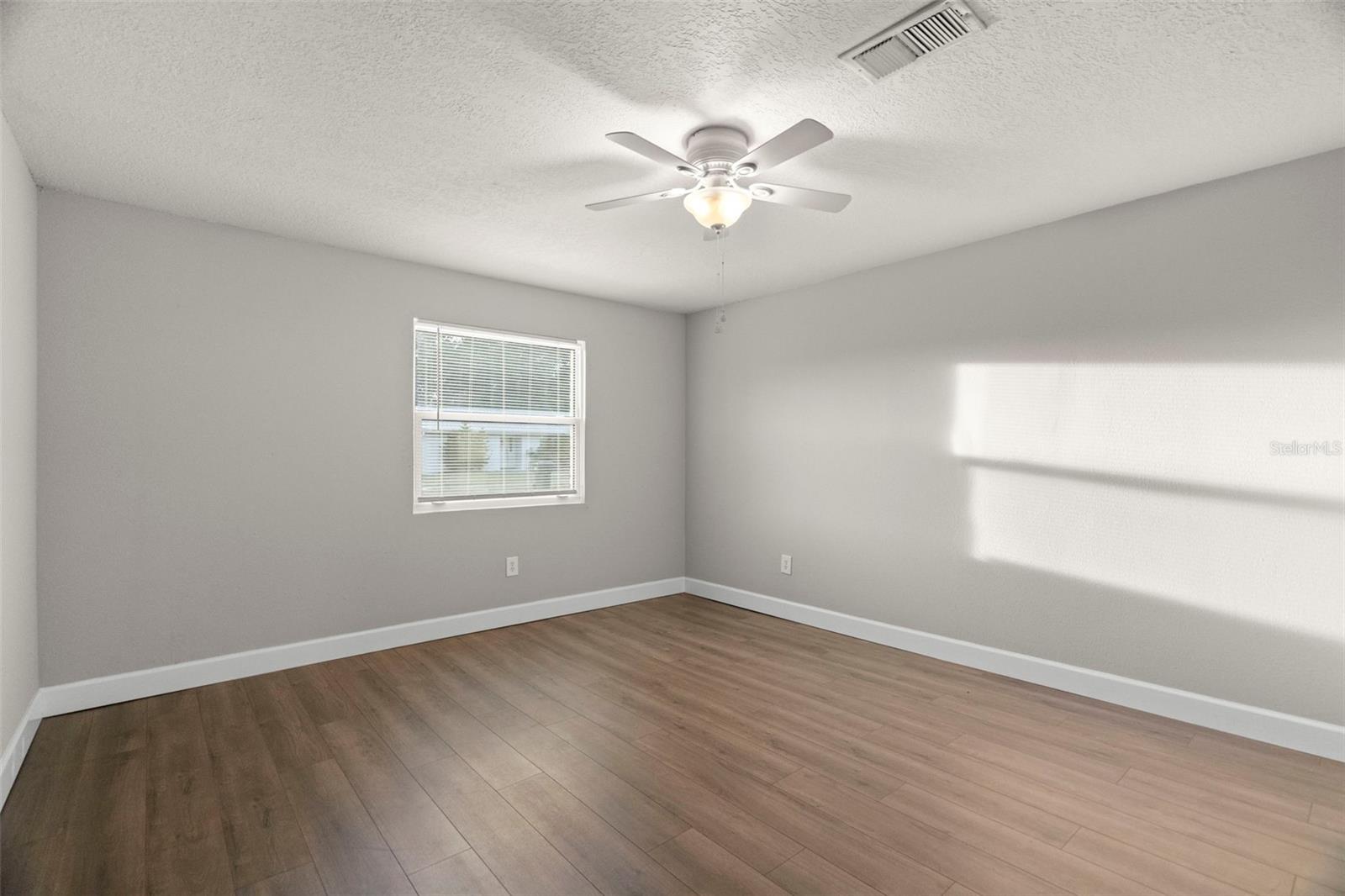 Image 16 of 34 For 1863 12th Street Sw