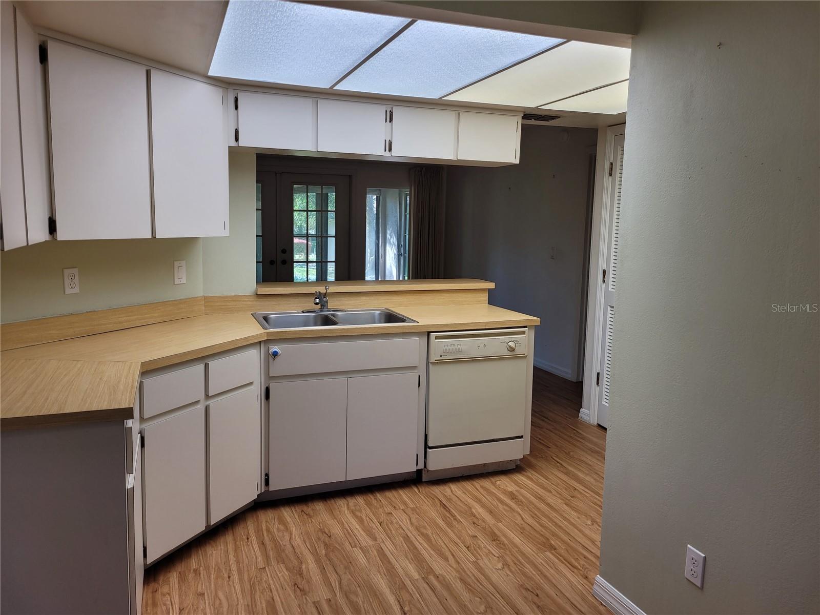 Image 11 of 35 For 6018 Bromley Circle