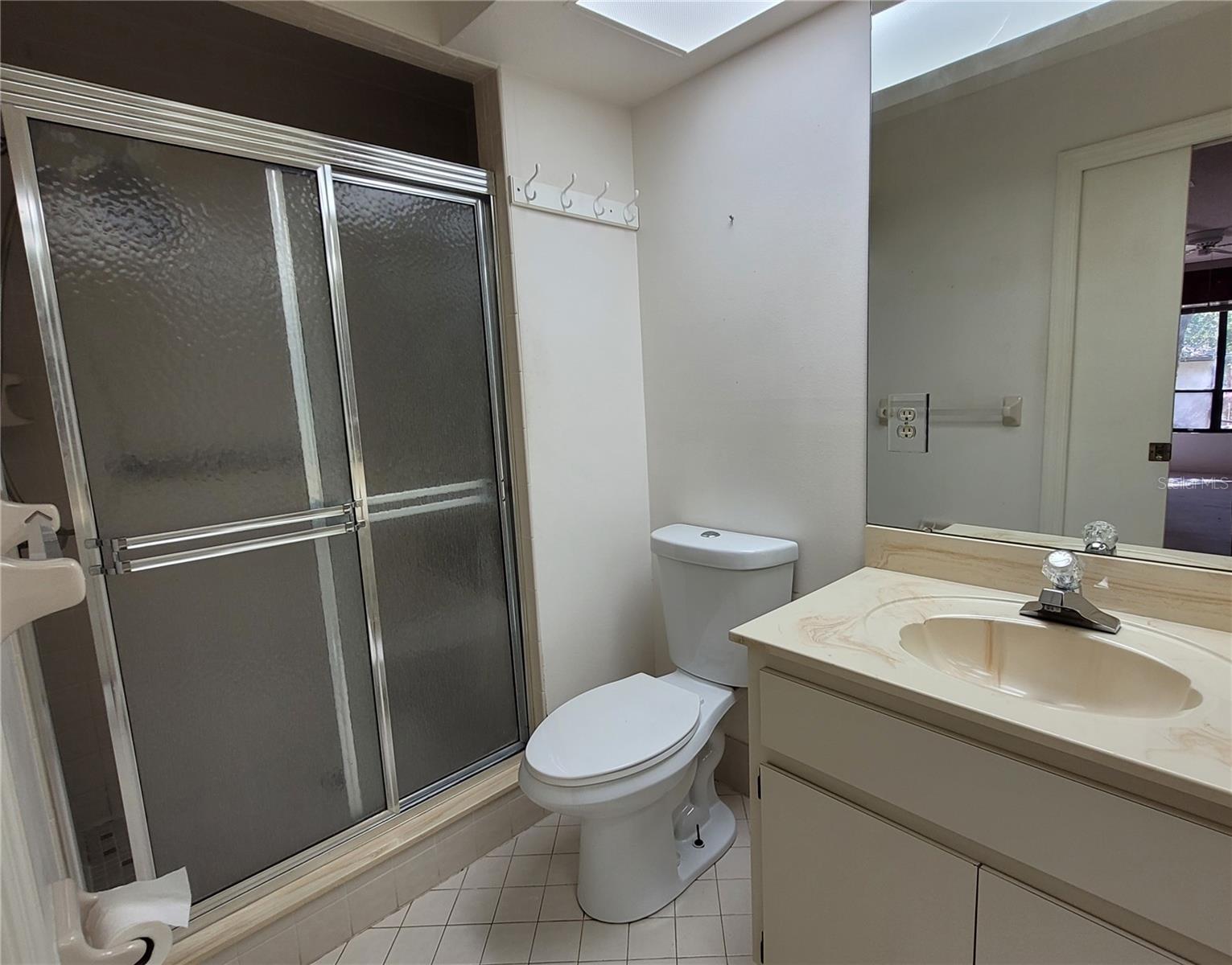 Image 21 of 35 For 6018 Bromley Circle