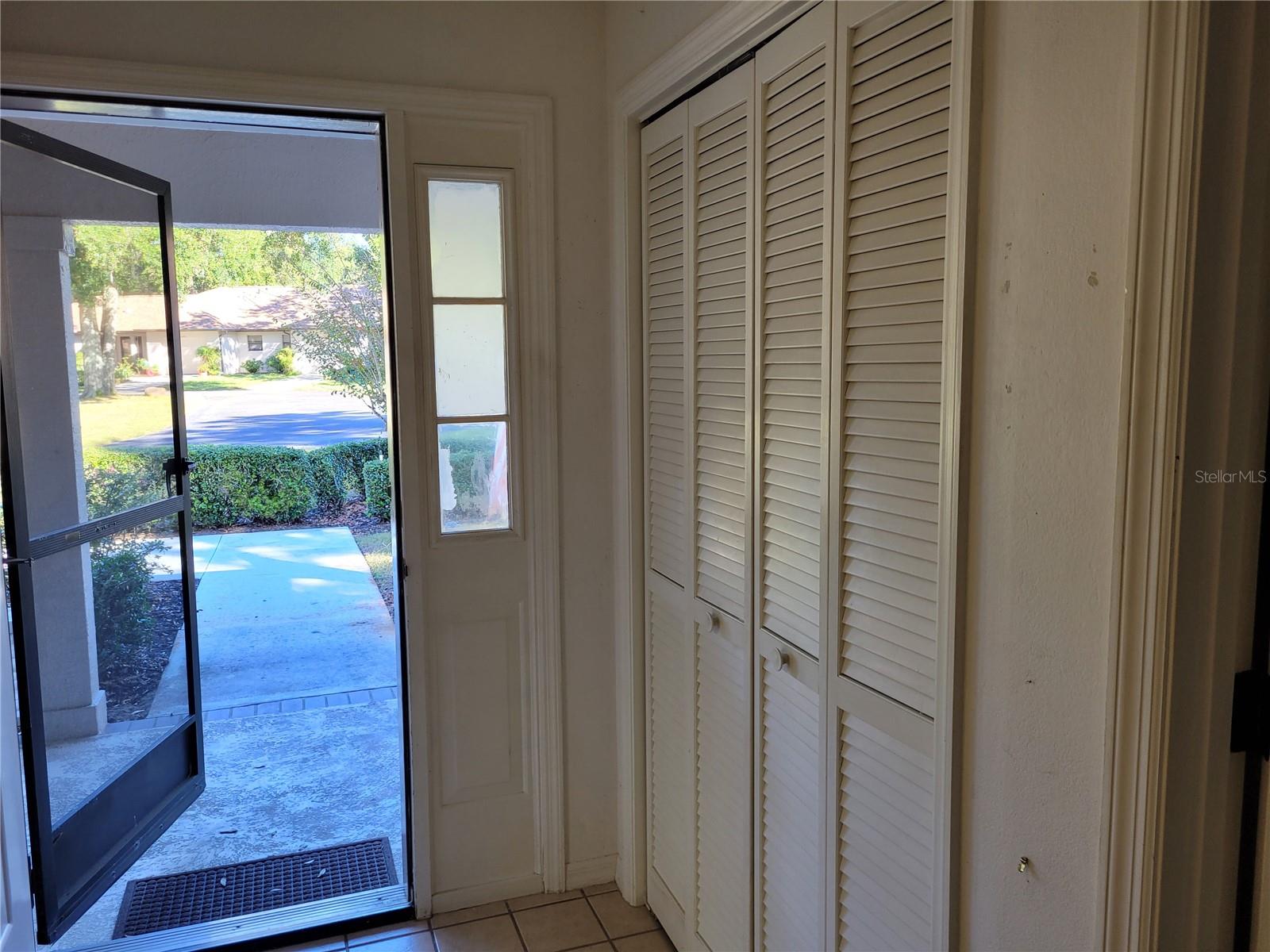 Image 4 of 35 For 6018 Bromley Circle