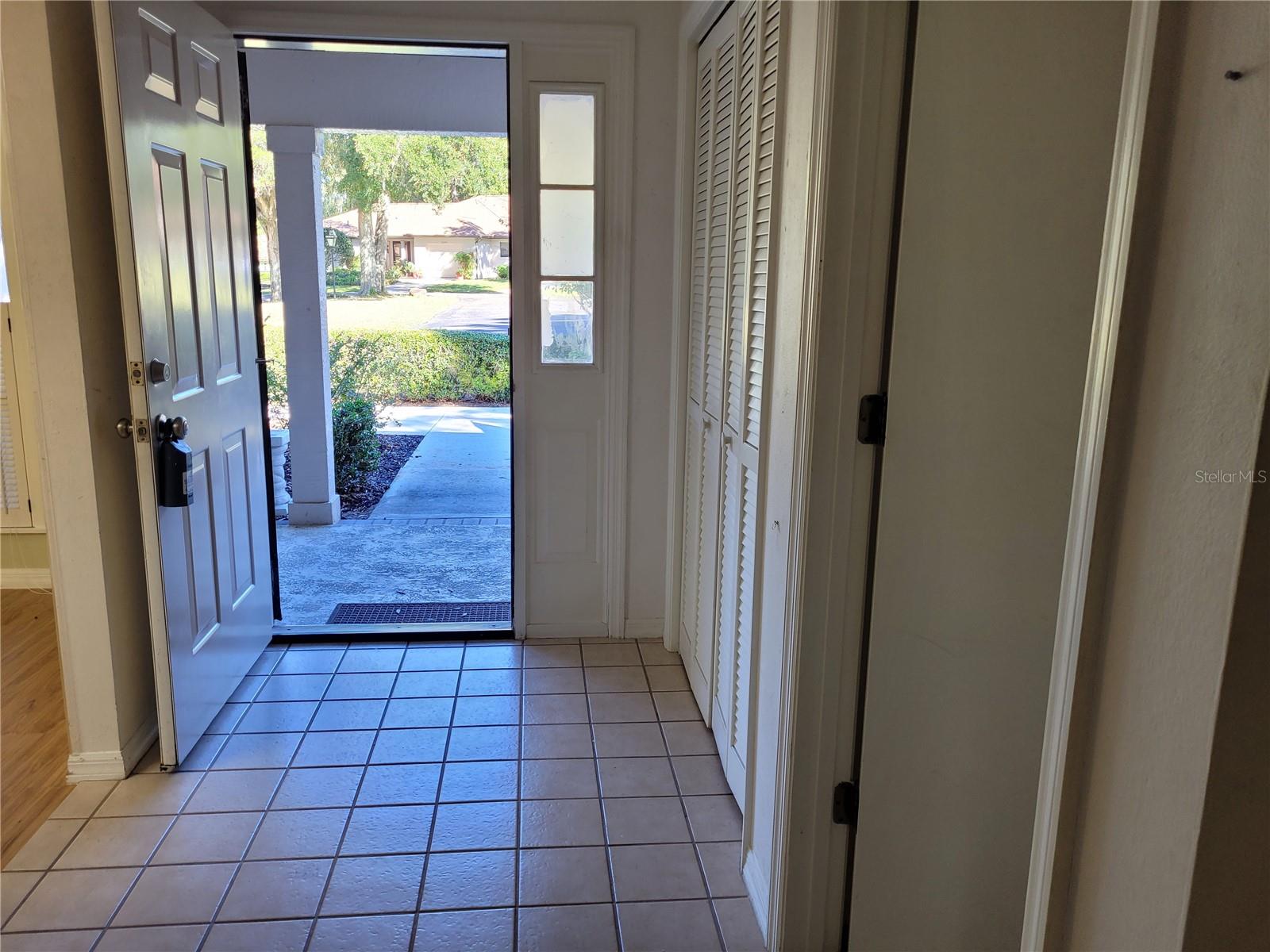 Image 5 of 35 For 6018 Bromley Circle