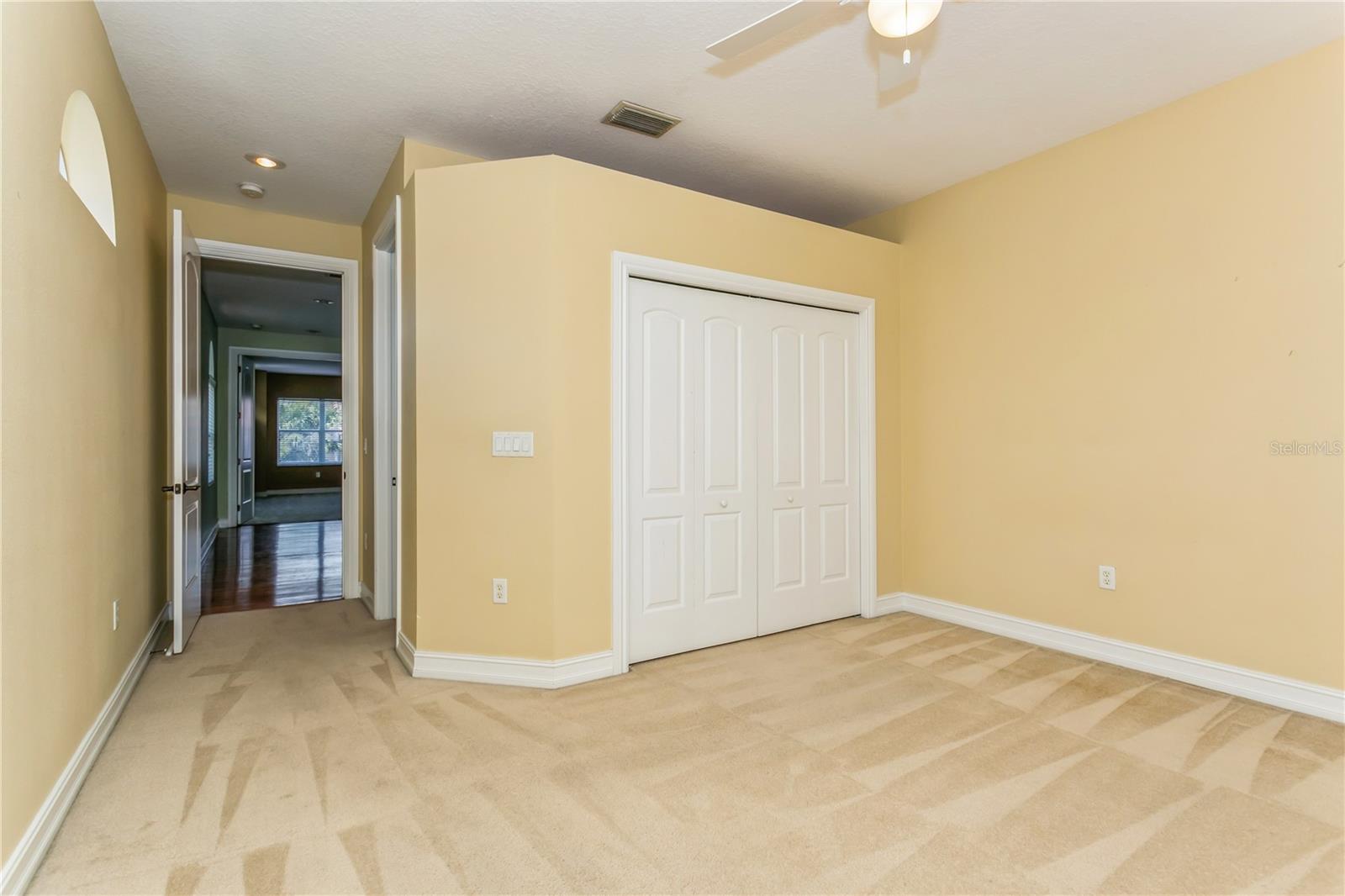 Image 17 of 35 For 10426 La Mirage Court