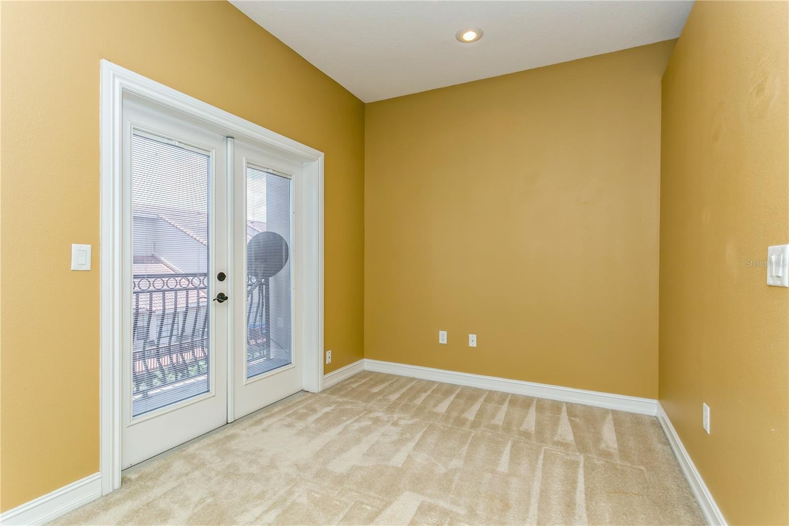 Image 23 of 35 For 10426 La Mirage Court