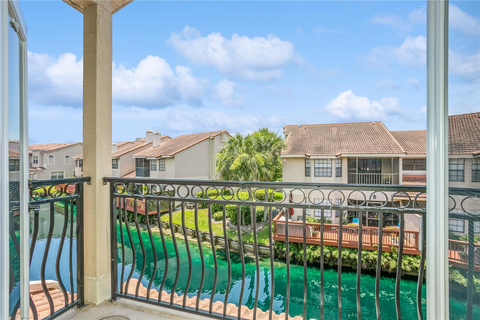 Image 24 of 35 For 10426 La Mirage Court