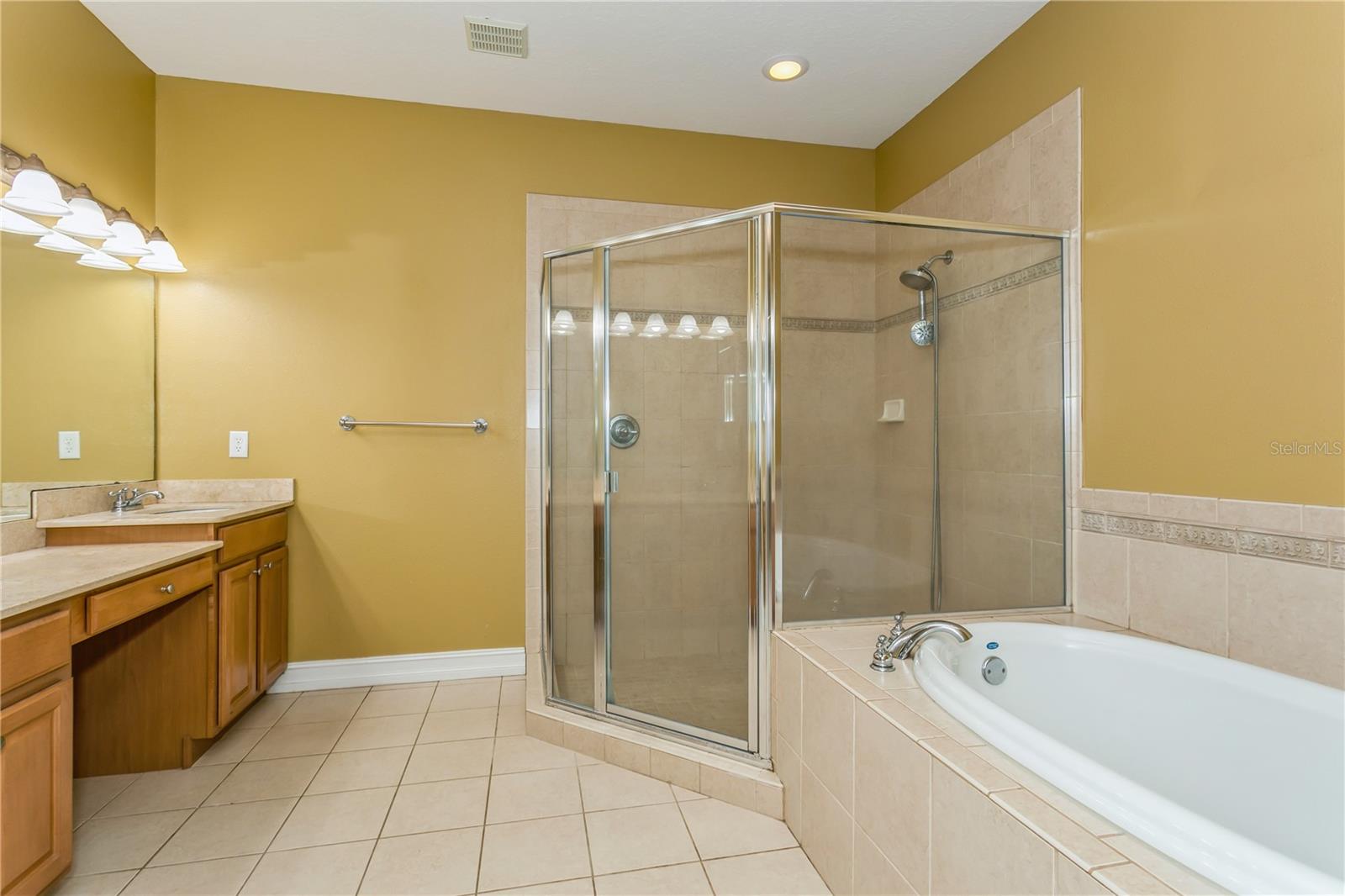 Image 26 of 35 For 10426 La Mirage Court