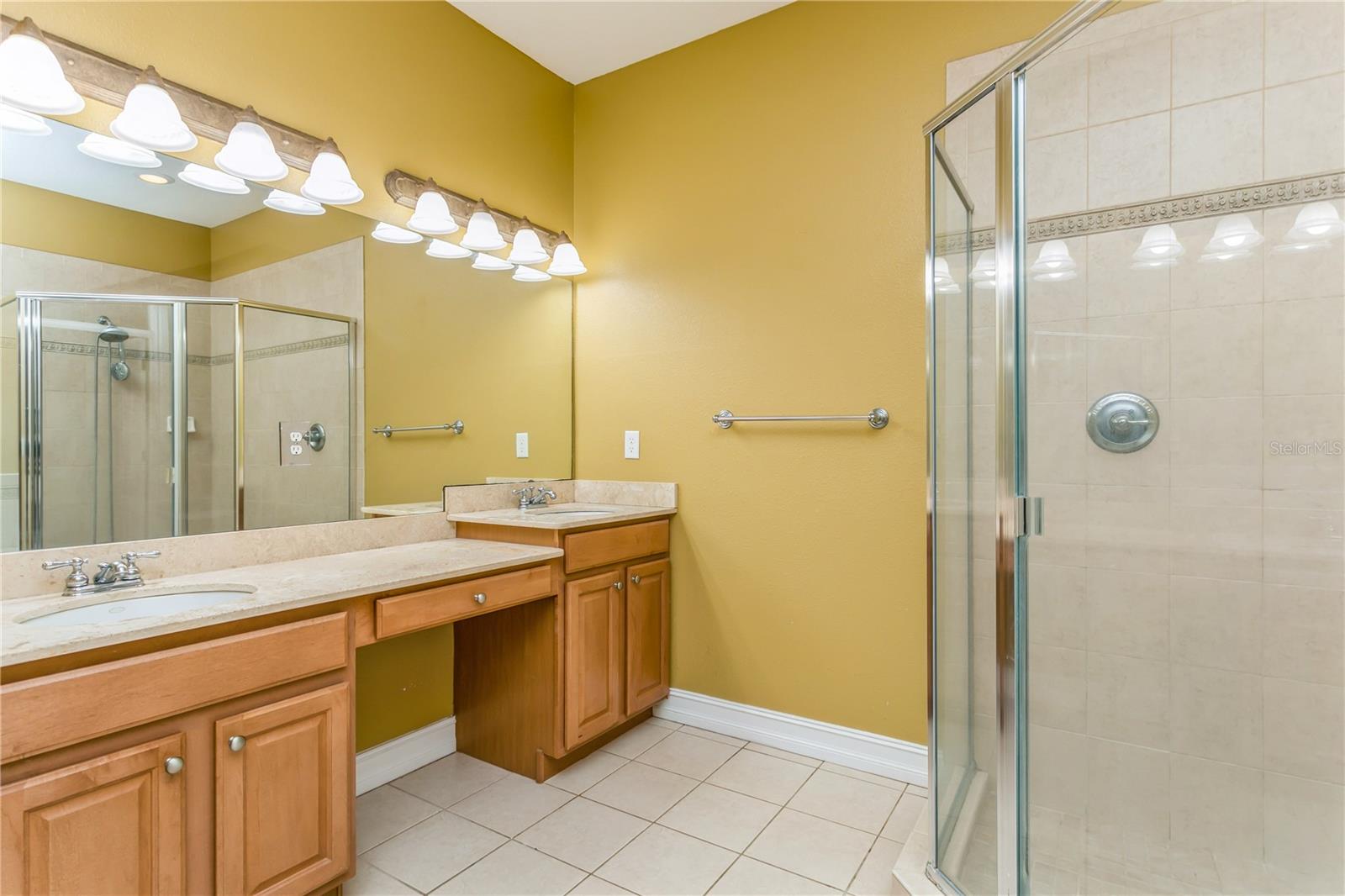 Image 27 of 35 For 10426 La Mirage Court