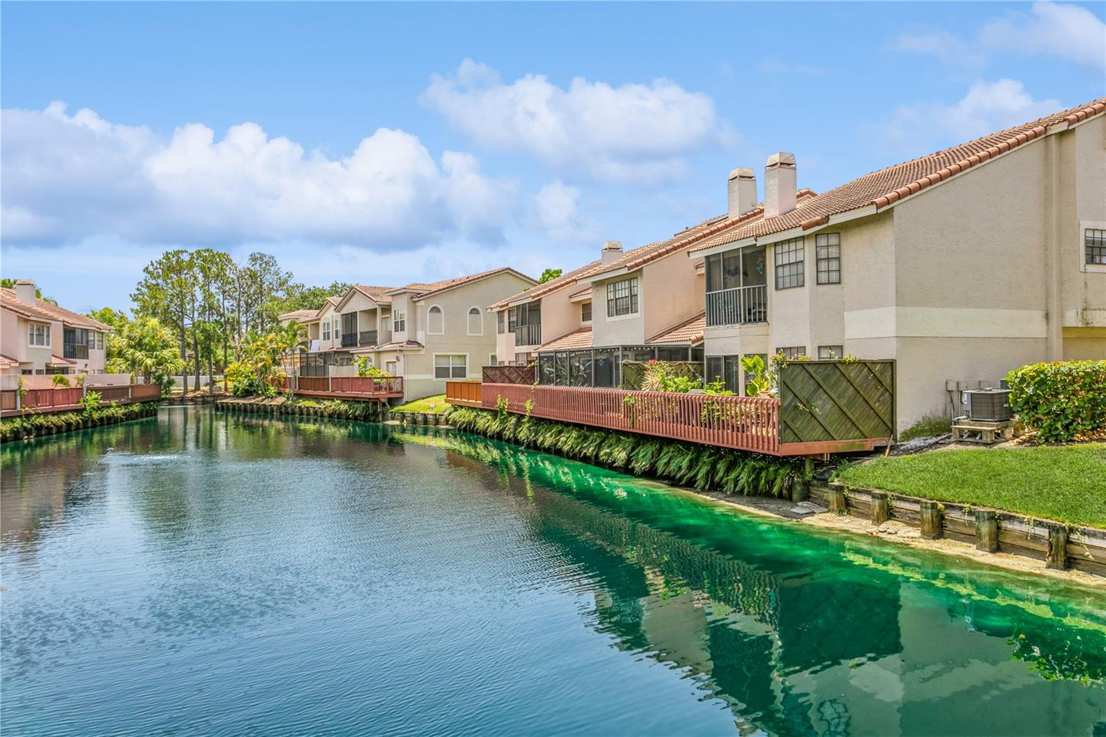 Image 28 of 35 For 10426 La Mirage Court