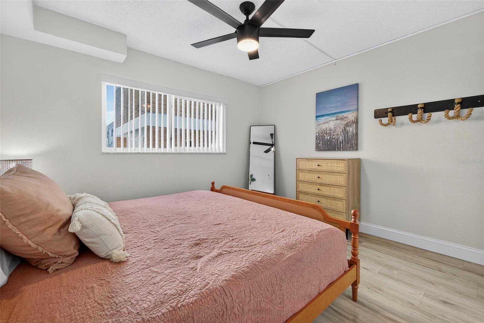 Image 12 of 19 For 14251 Gulf Boulevard 5