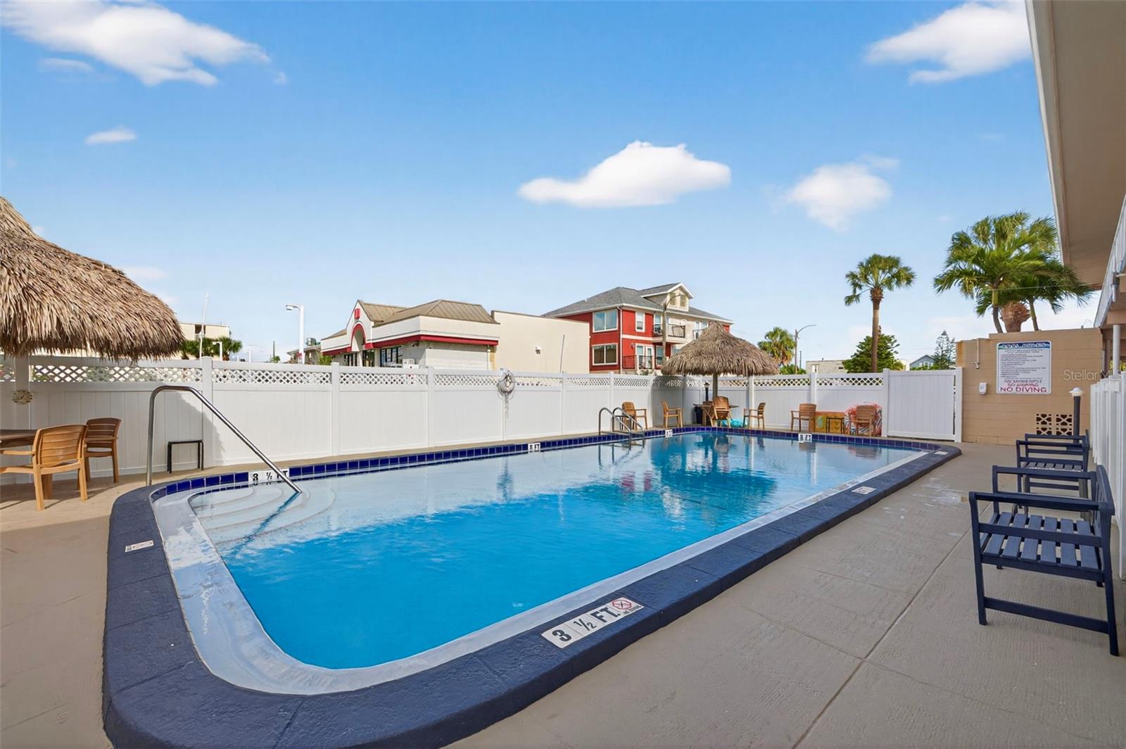 Image 15 of 19 For 14251 Gulf Boulevard 5