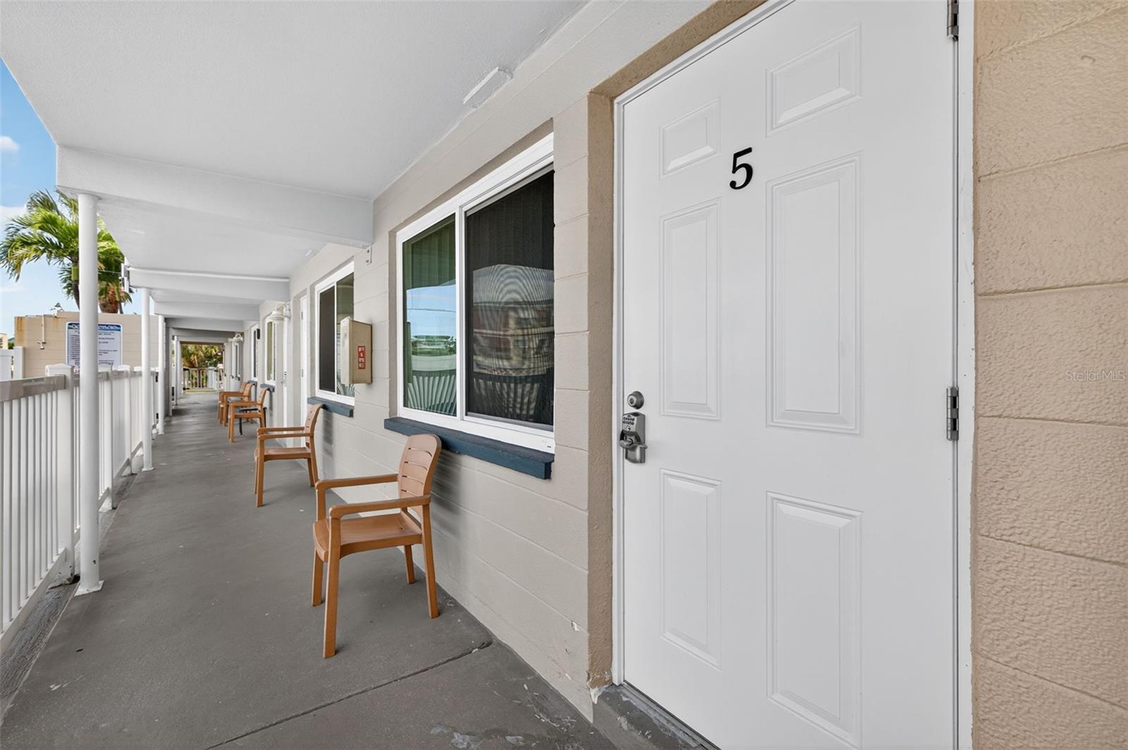 Image 4 of 19 For 14251 Gulf Boulevard 5