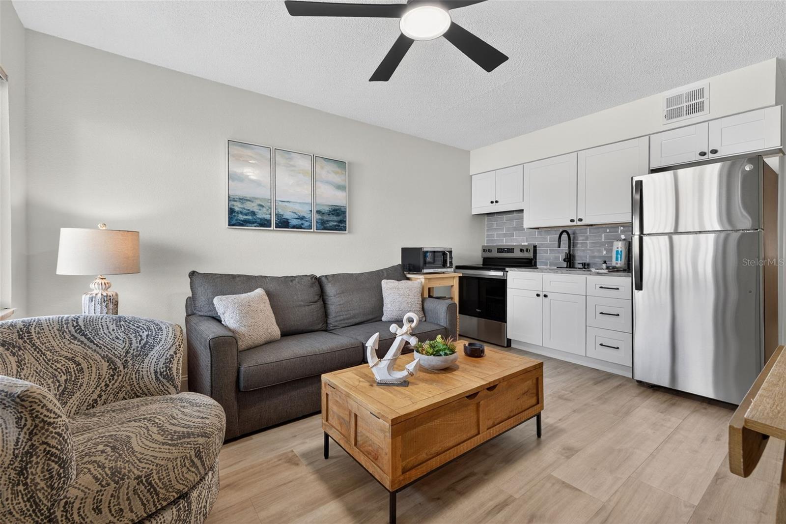 Image 6 of 19 For 14251 Gulf Boulevard 5