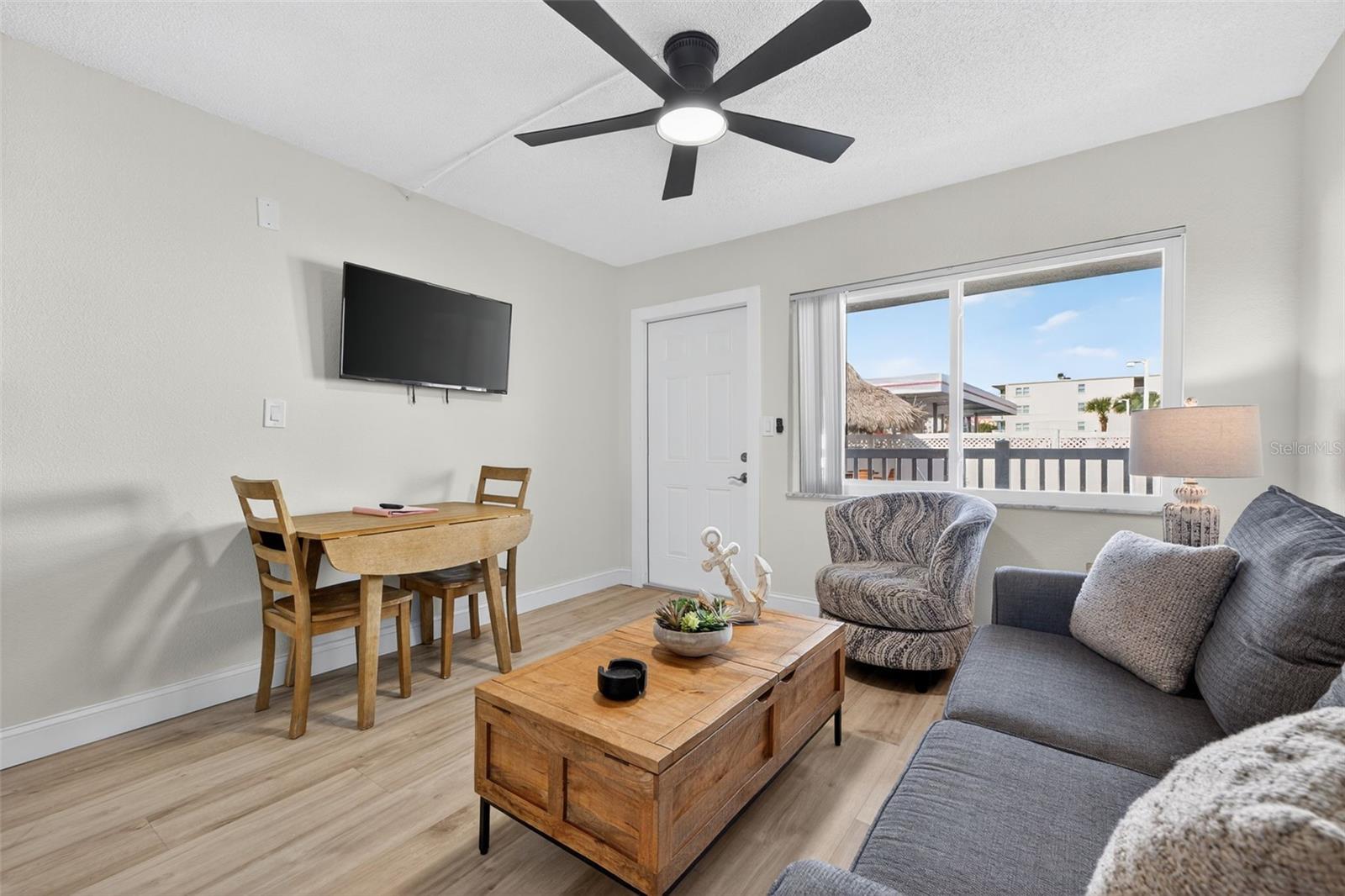 Image 8 of 19 For 14251 Gulf Boulevard 5