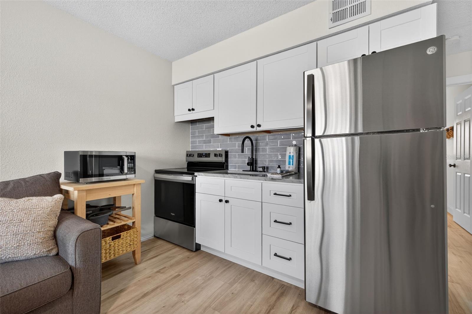 Image 9 of 19 For 14251 Gulf Boulevard 5