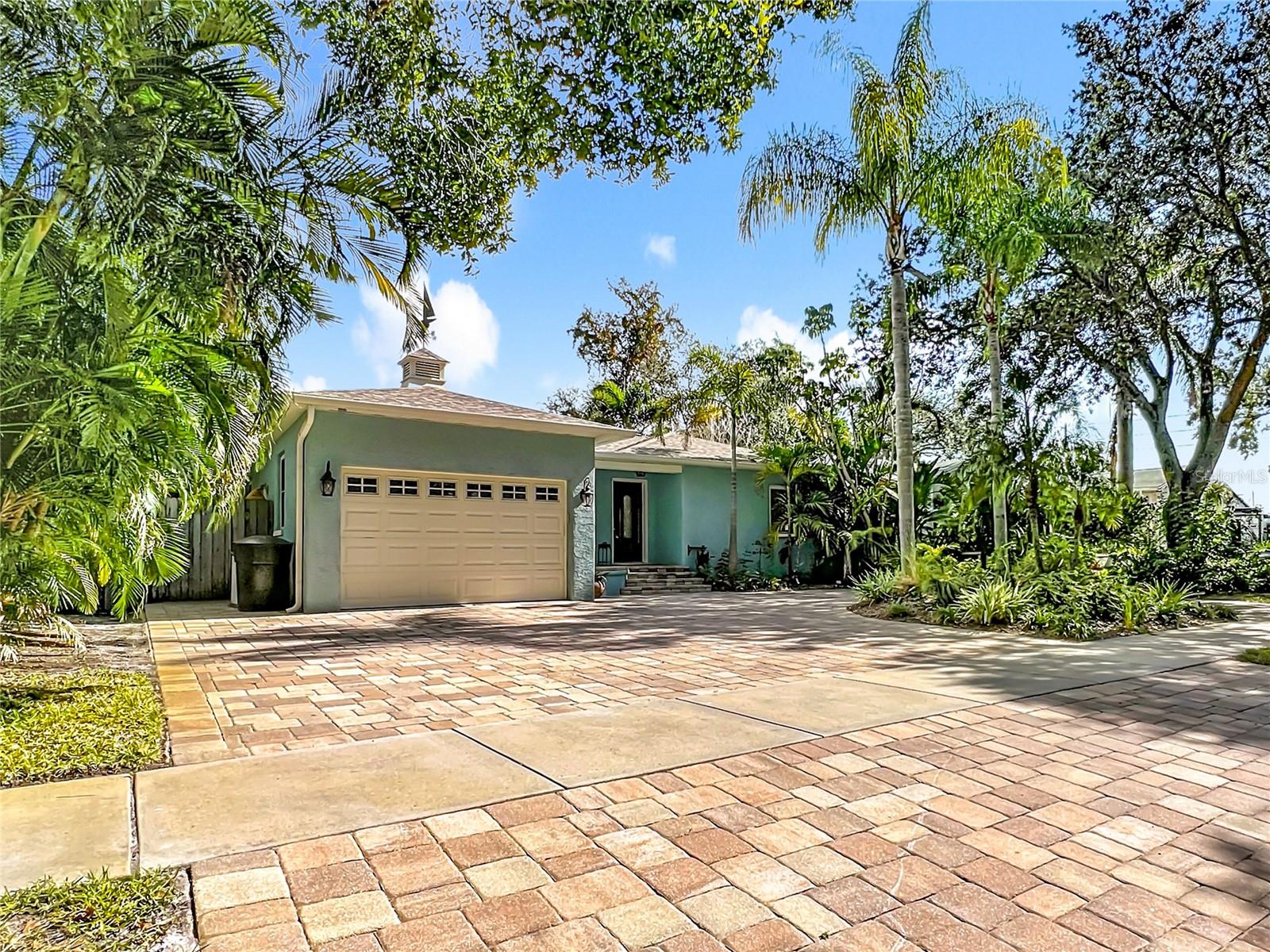 Listing photo id 10 for 2824 47th Street S