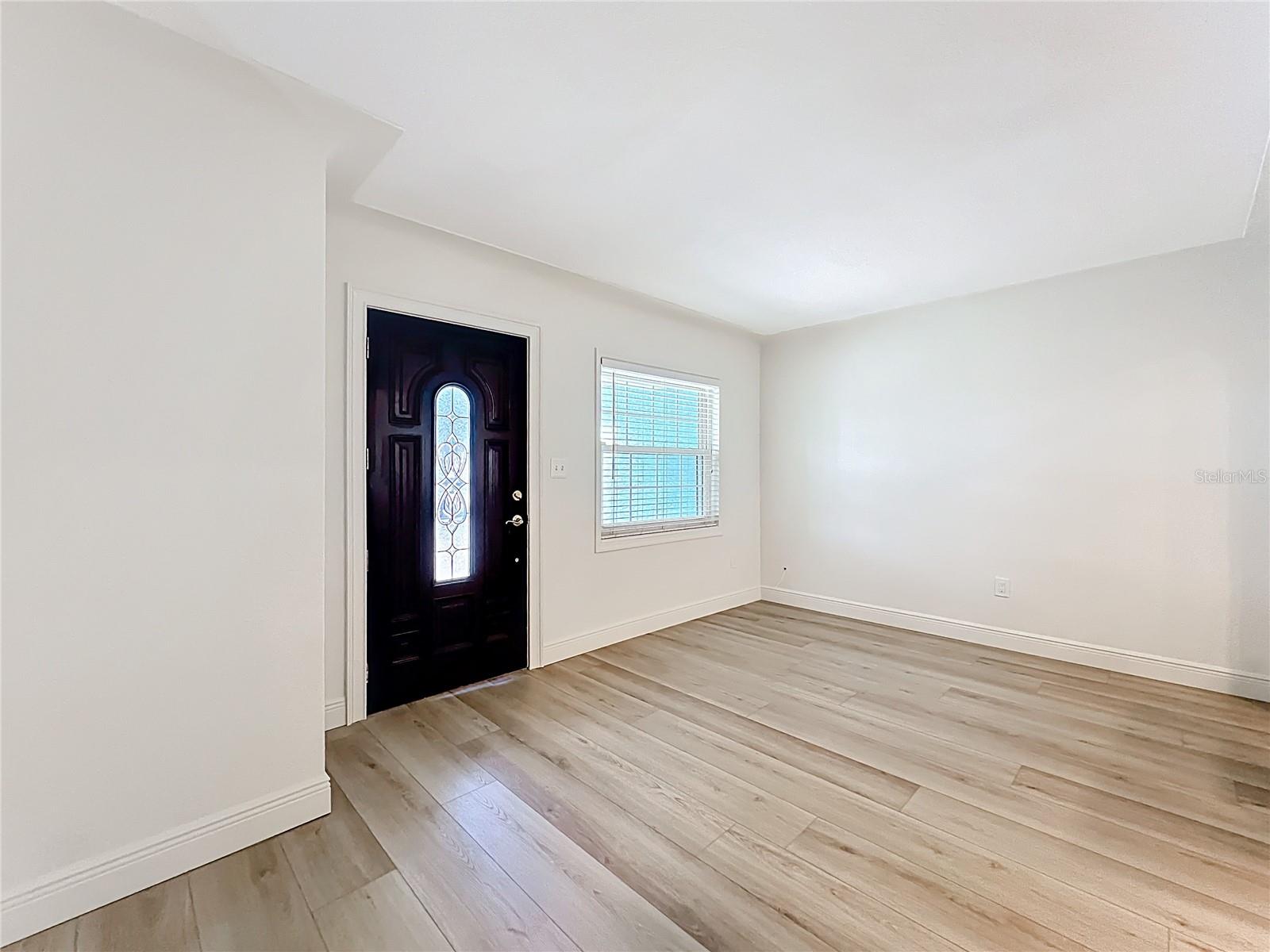 Listing photo id 12 for 2824 47th Street S