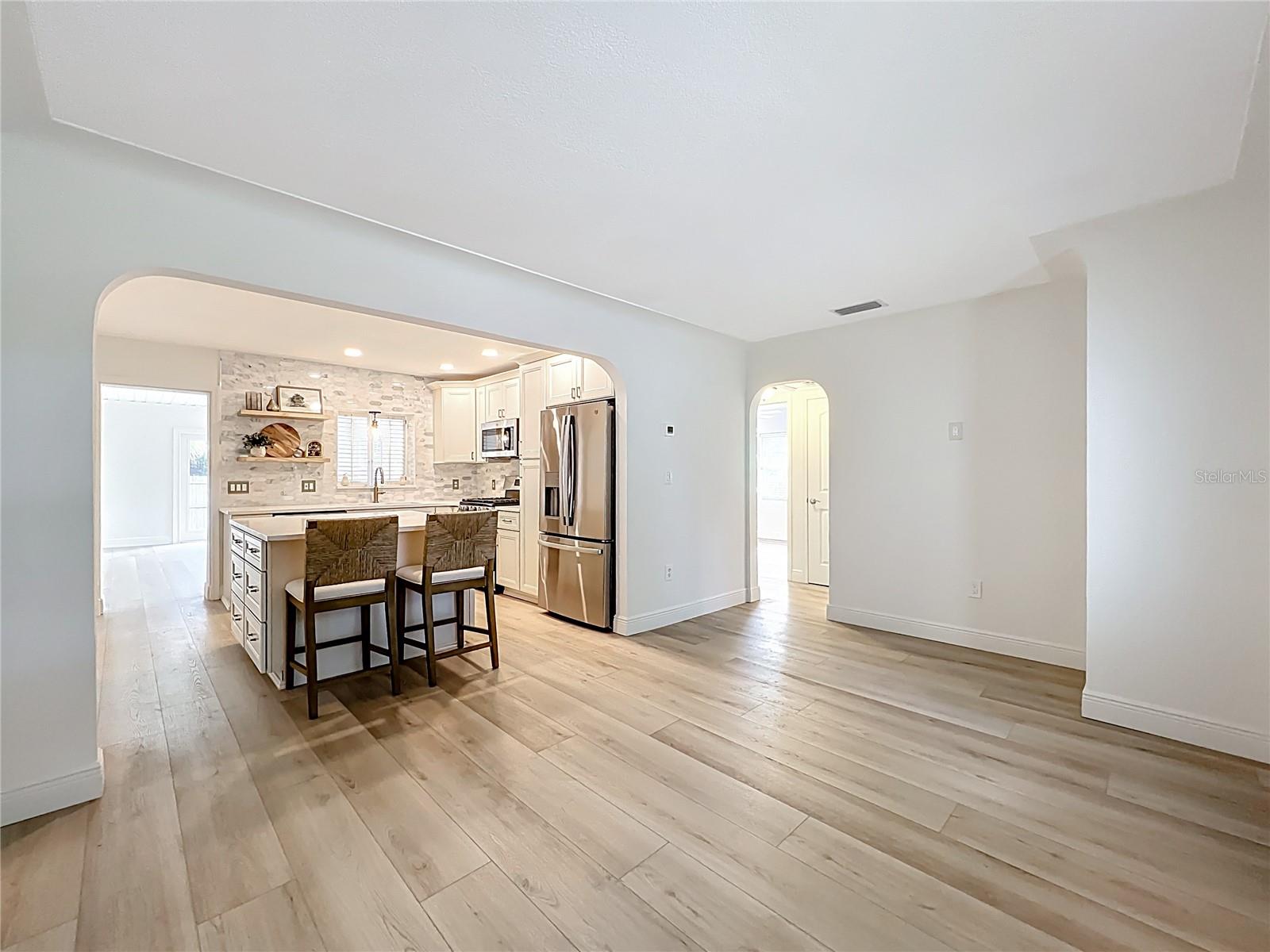 Listing photo id 13 for 2824 47th Street S