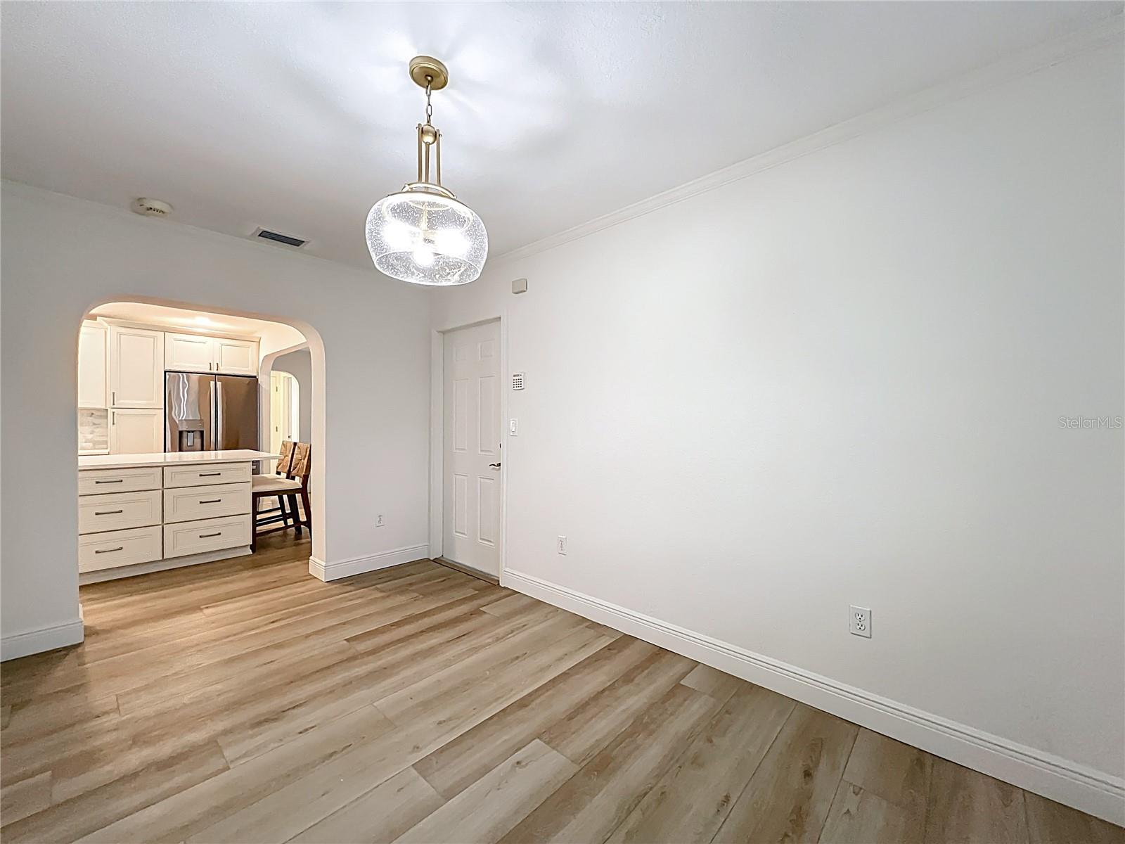 Listing photo id 20 for 2824 47th Street S