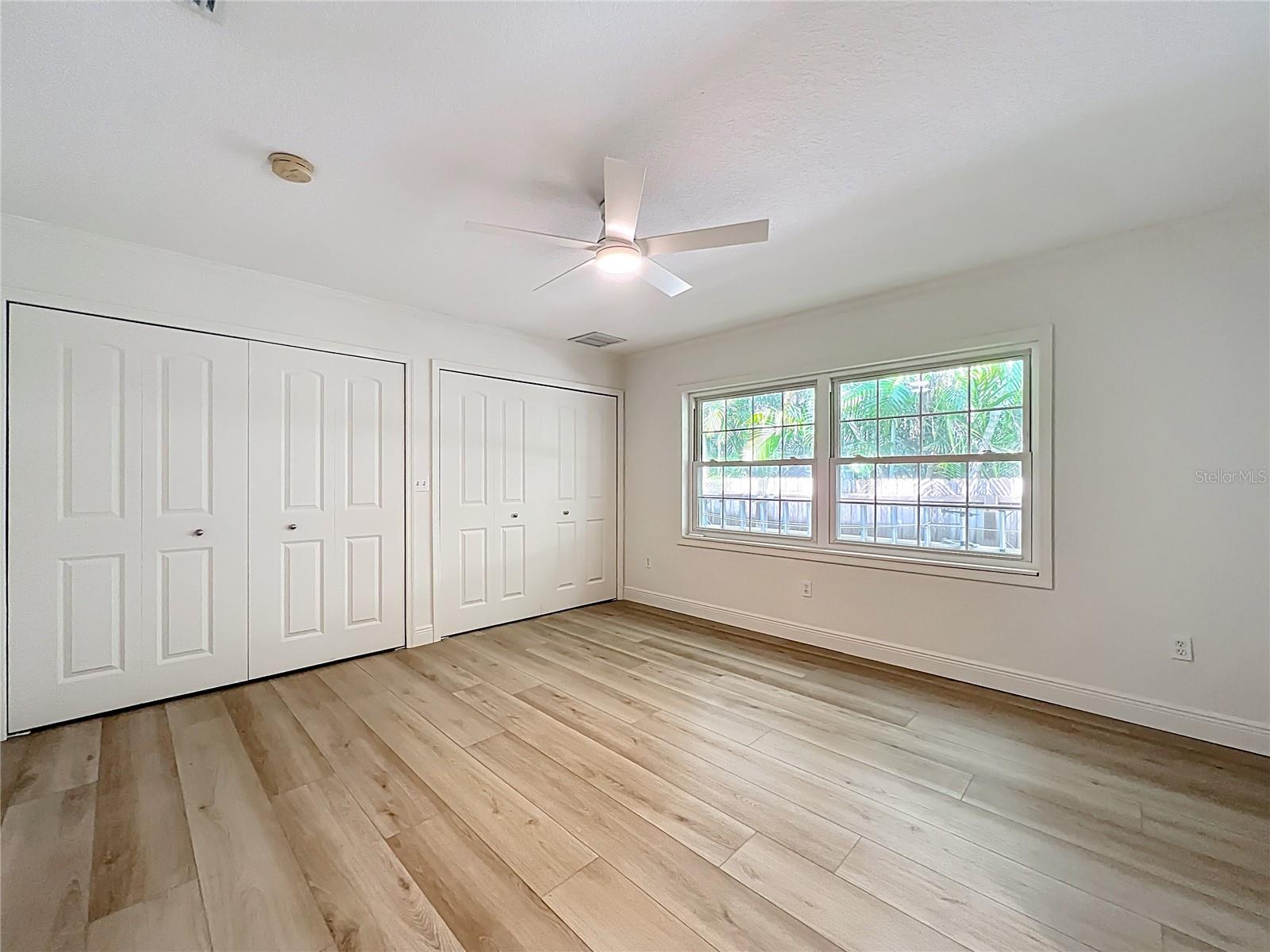 Listing photo id 21 for 2824 47th Street S