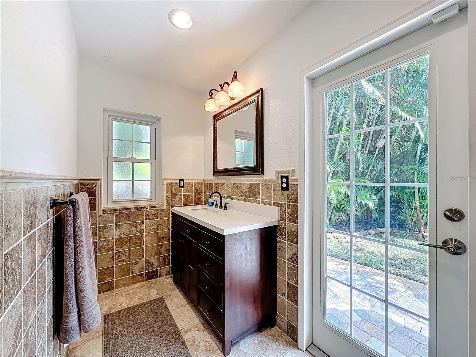 Listing photo id 26 for 2824 47th Street S