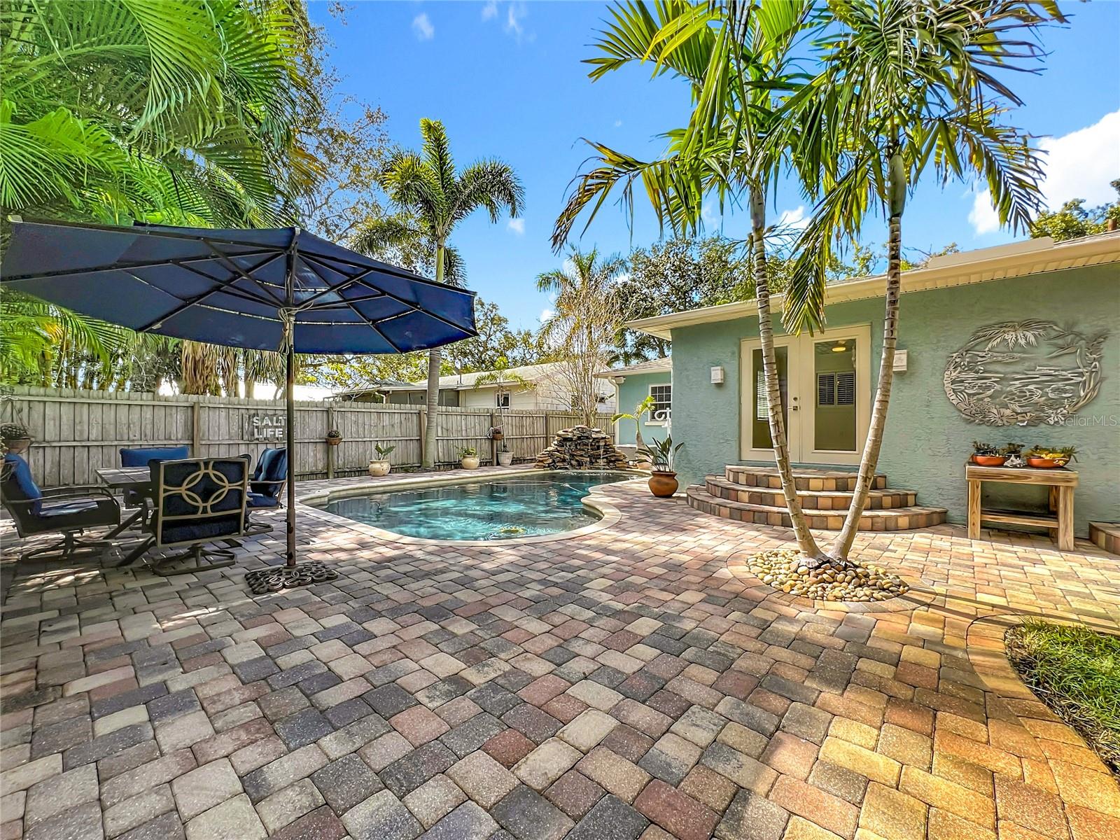 Listing photo id 1 for 2824 47th Street S