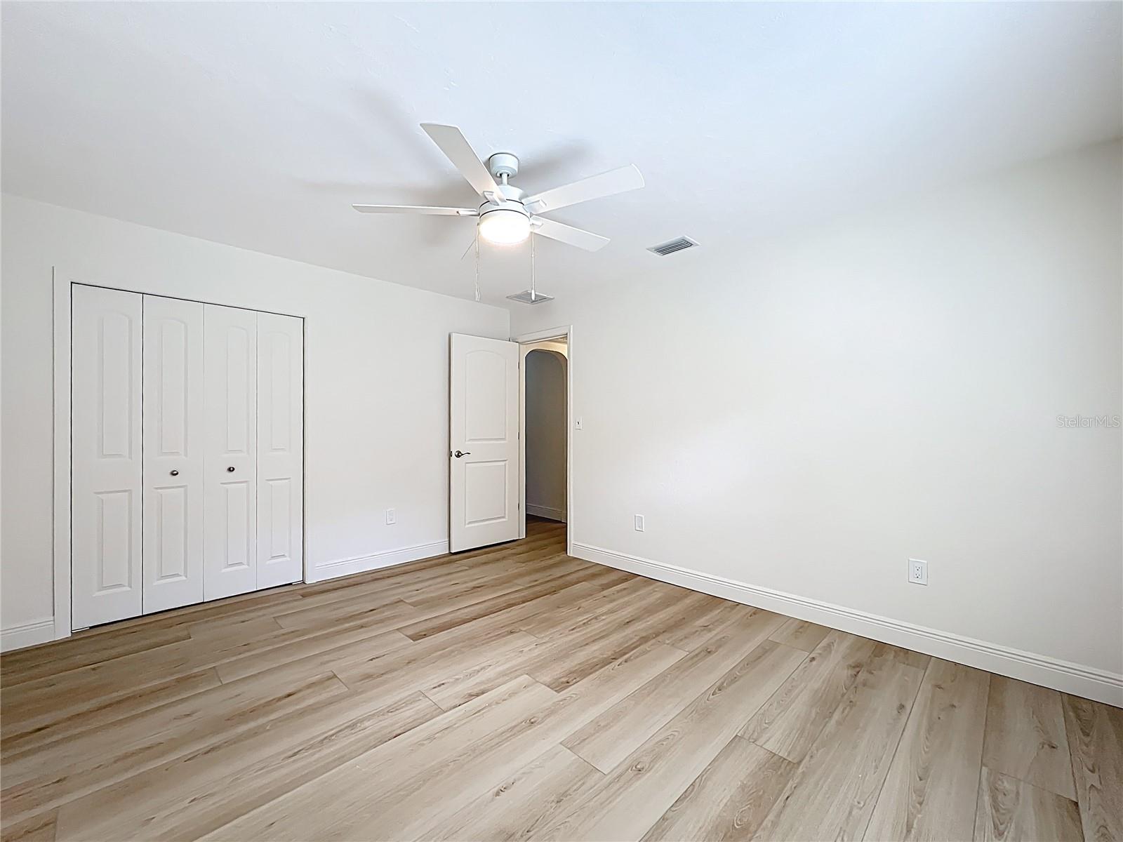 Listing photo id 28 for 2824 47th Street S