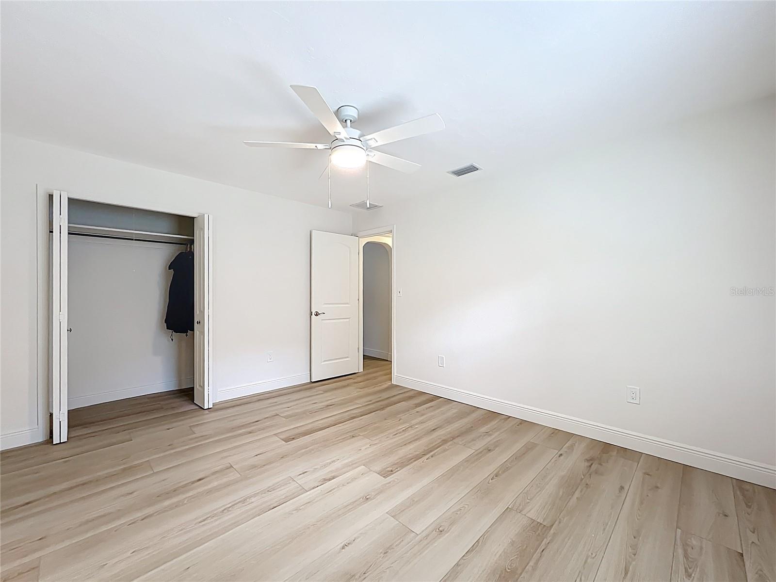 Listing photo id 29 for 2824 47th Street S