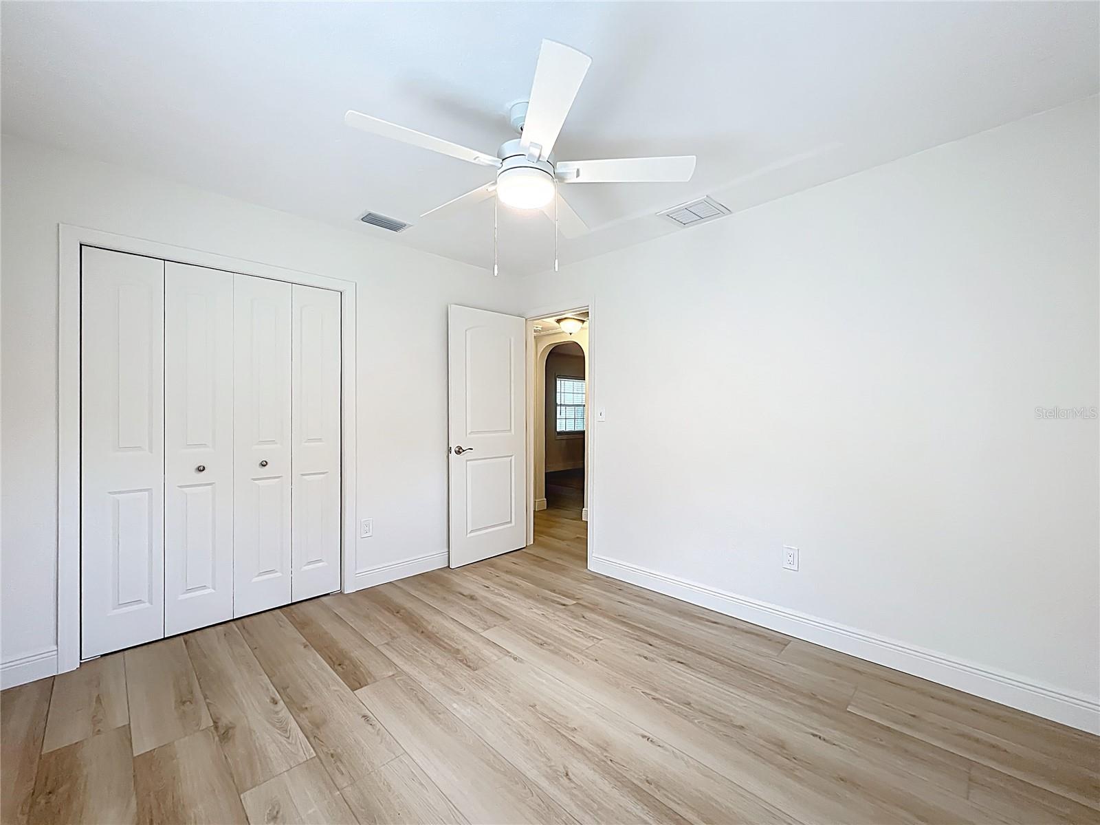 Listing photo id 31 for 2824 47th Street S