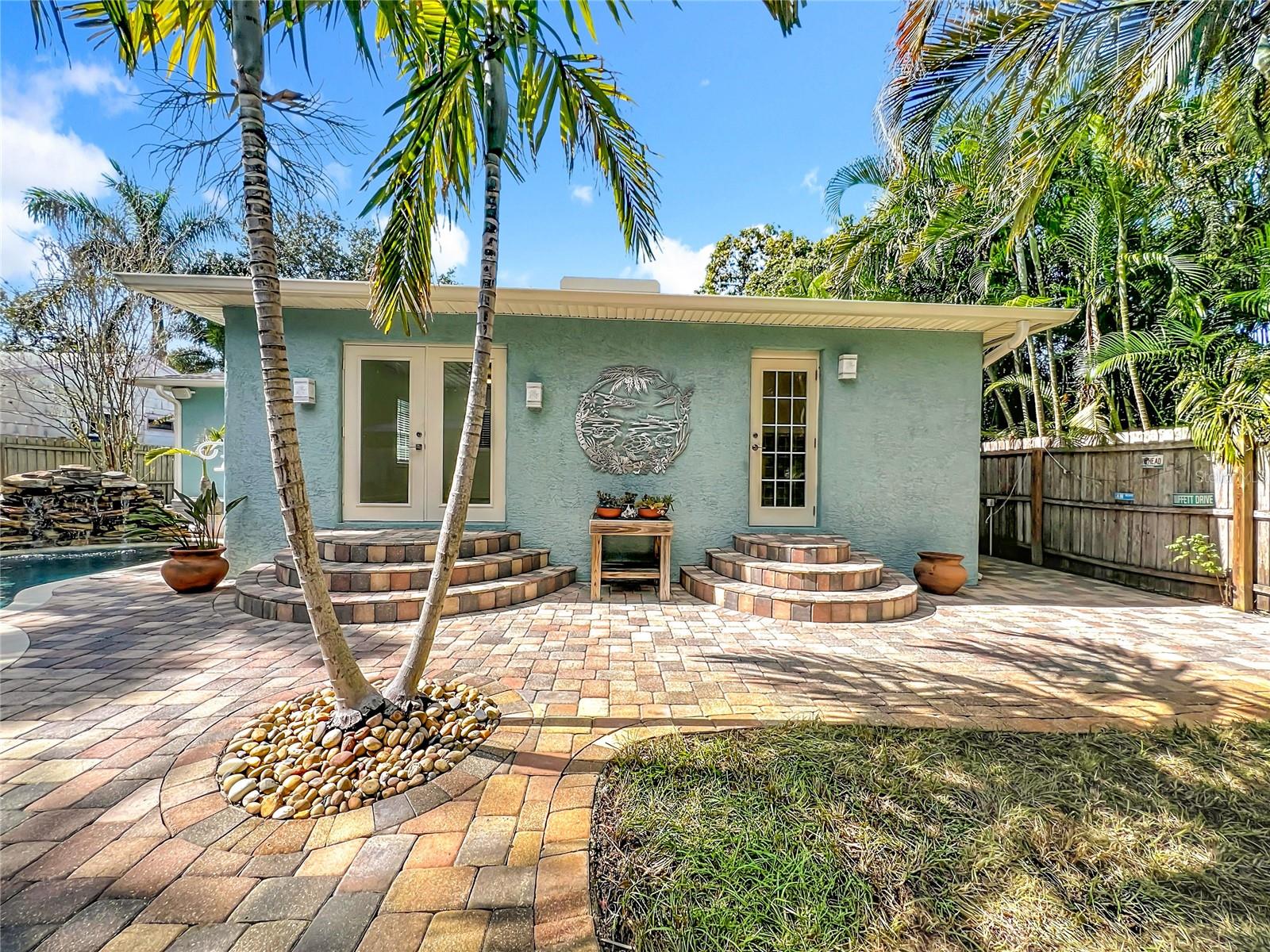 Listing photo id 40 for 2824 47th Street S