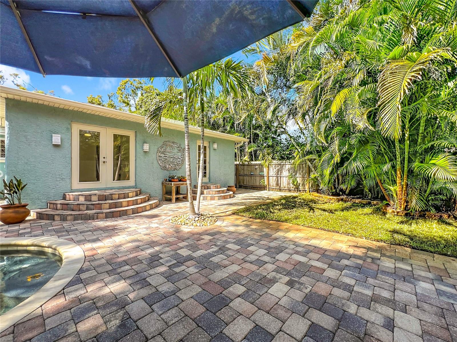 Listing photo id 41 for 2824 47th Street S