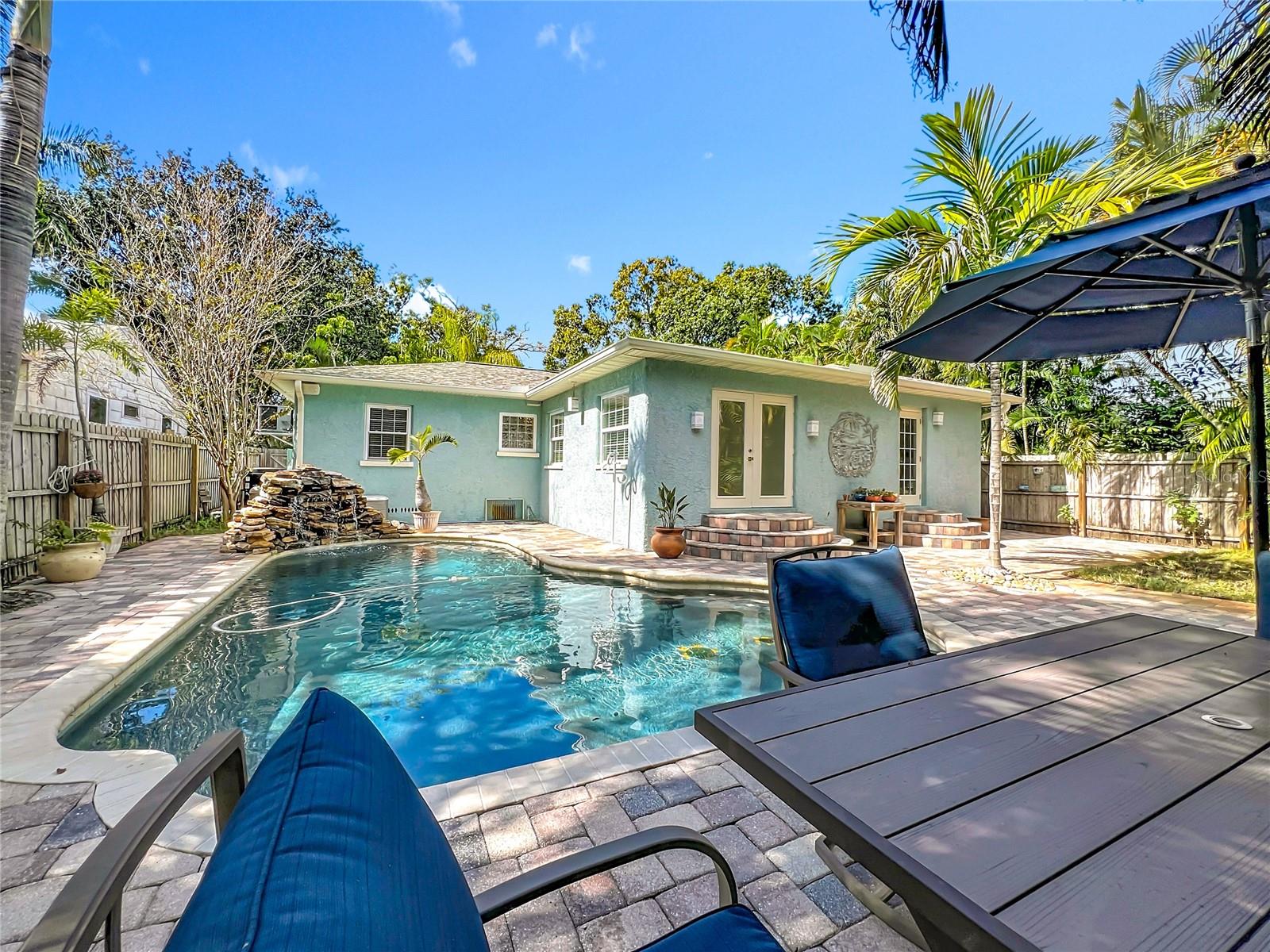 Listing photo id 43 for 2824 47th Street S