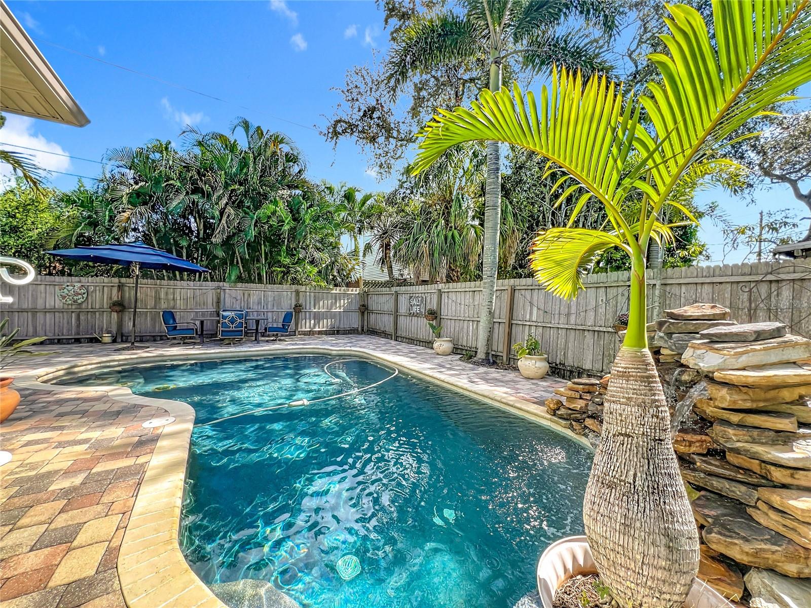 Listing photo id 44 for 2824 47th Street S