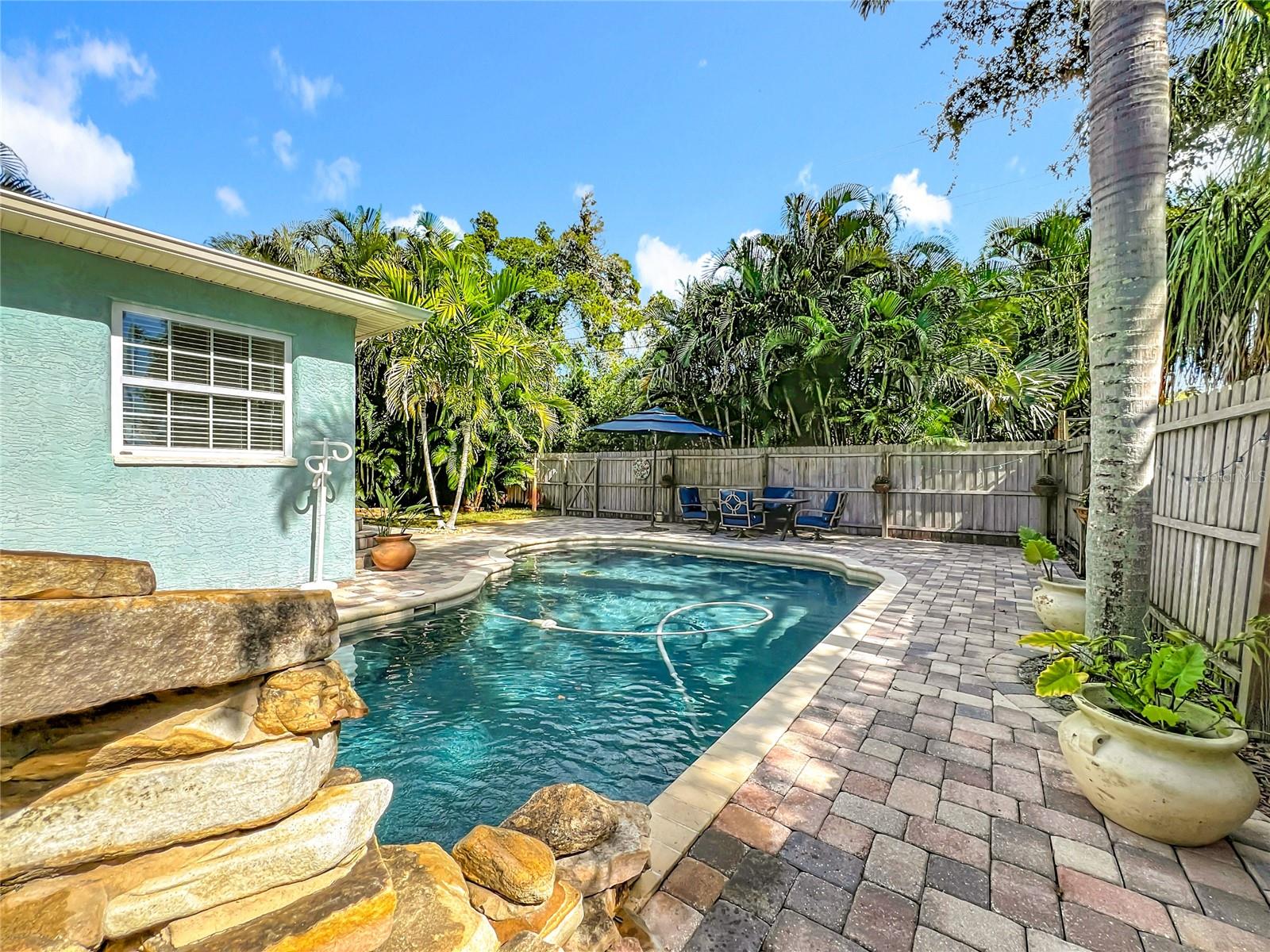 Listing photo id 45 for 2824 47th Street S