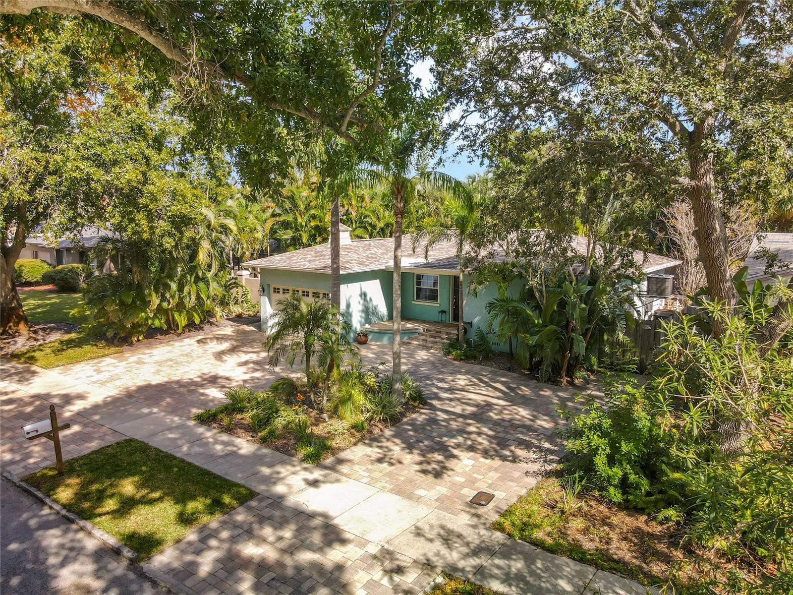 Listing photo id 5 for 2824 47th Street S