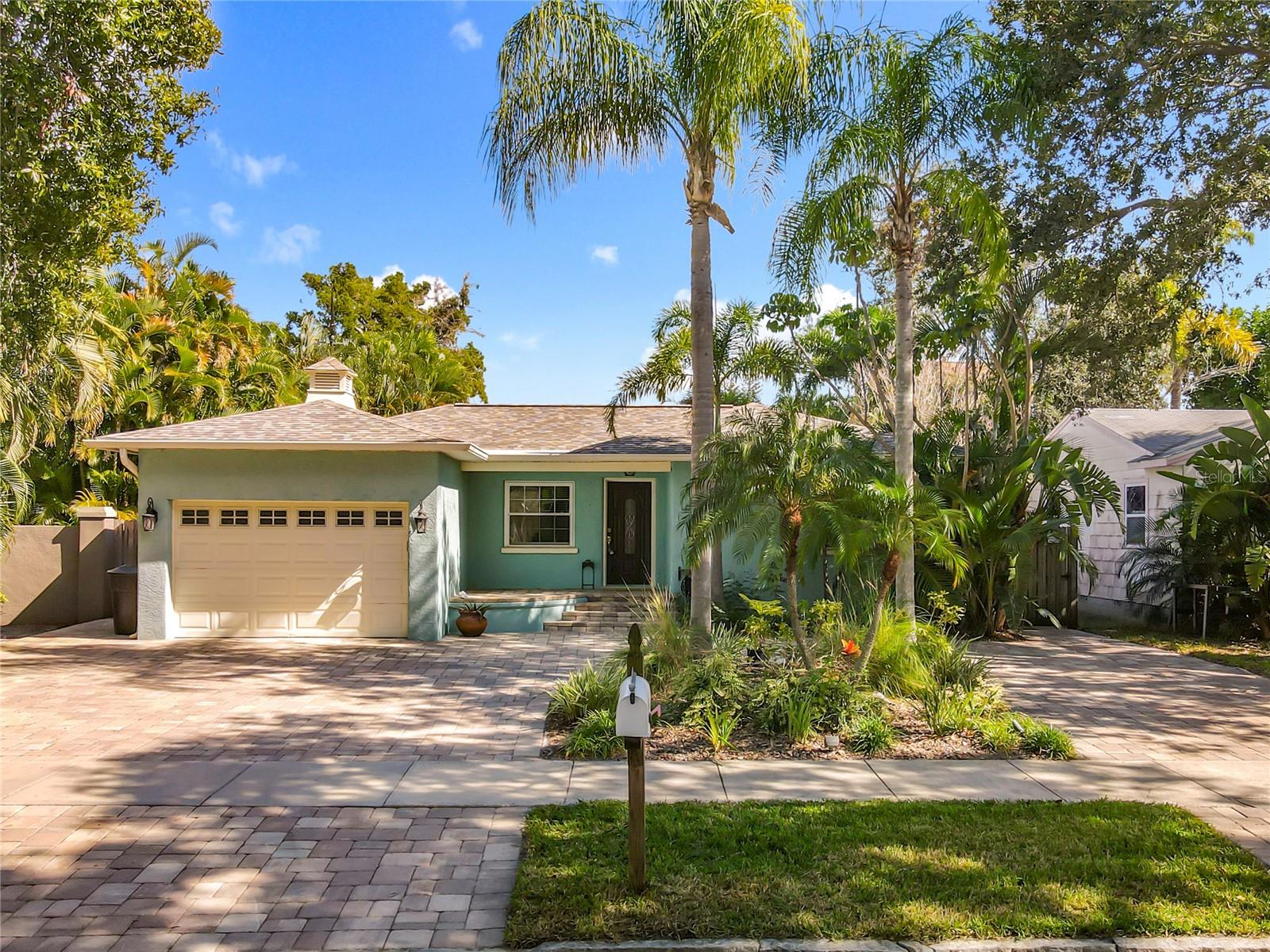 Listing photo id 7 for 2824 47th Street S