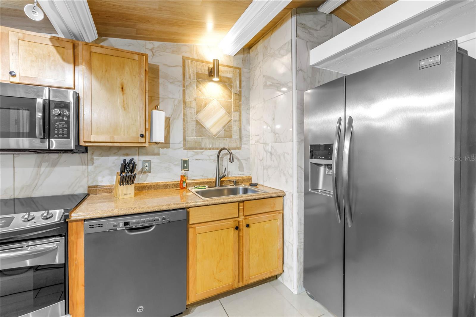 Image 11 of 30 For 844 Brookwood Drive S