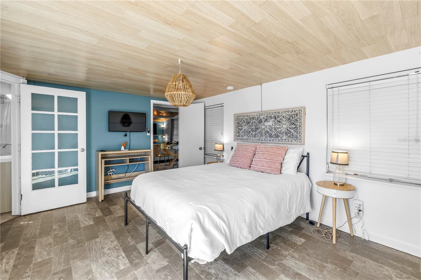 Image 13 of 30 For 844 Brookwood Drive S