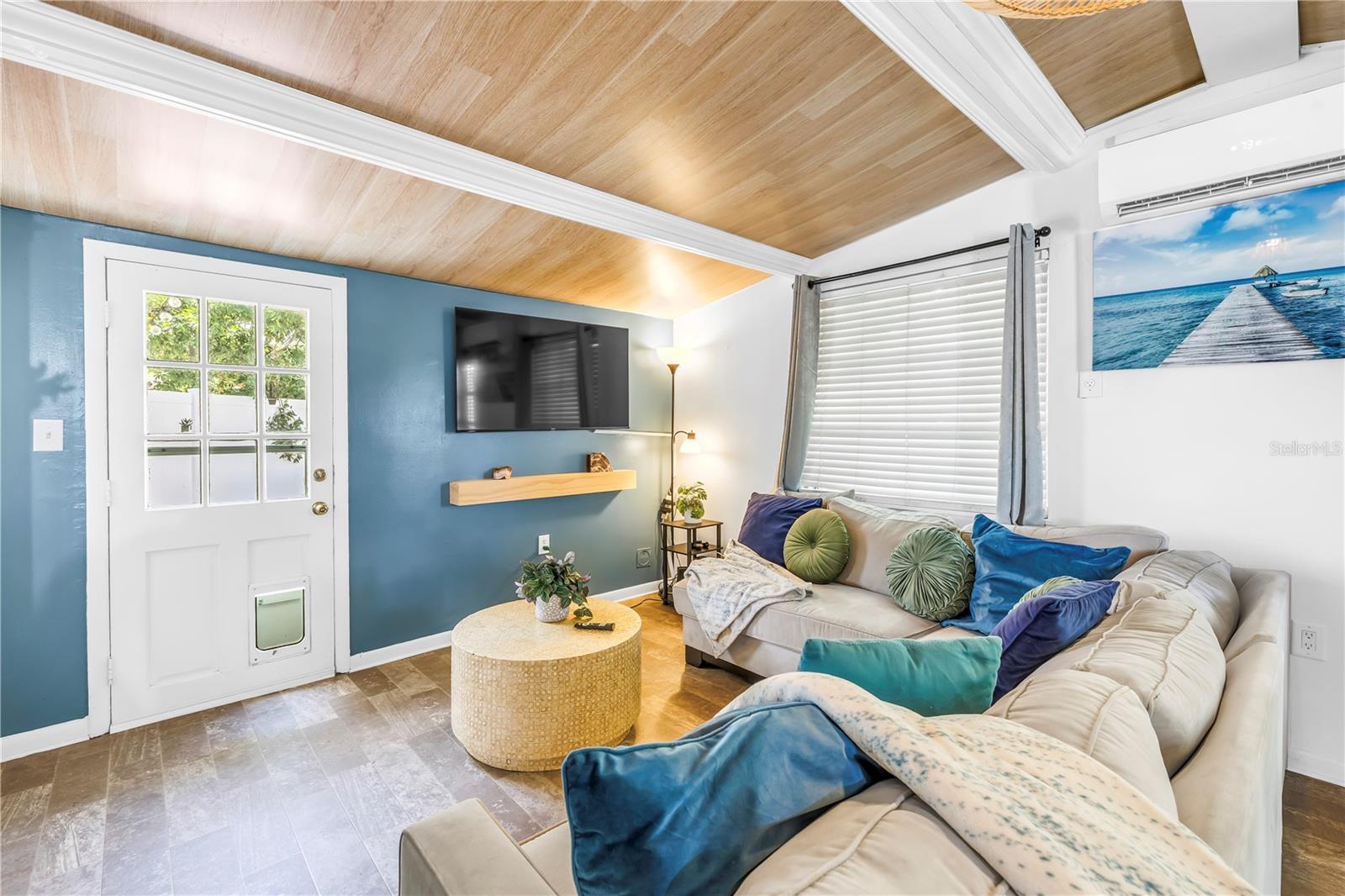 Image 3 of 30 For 844 Brookwood Drive S