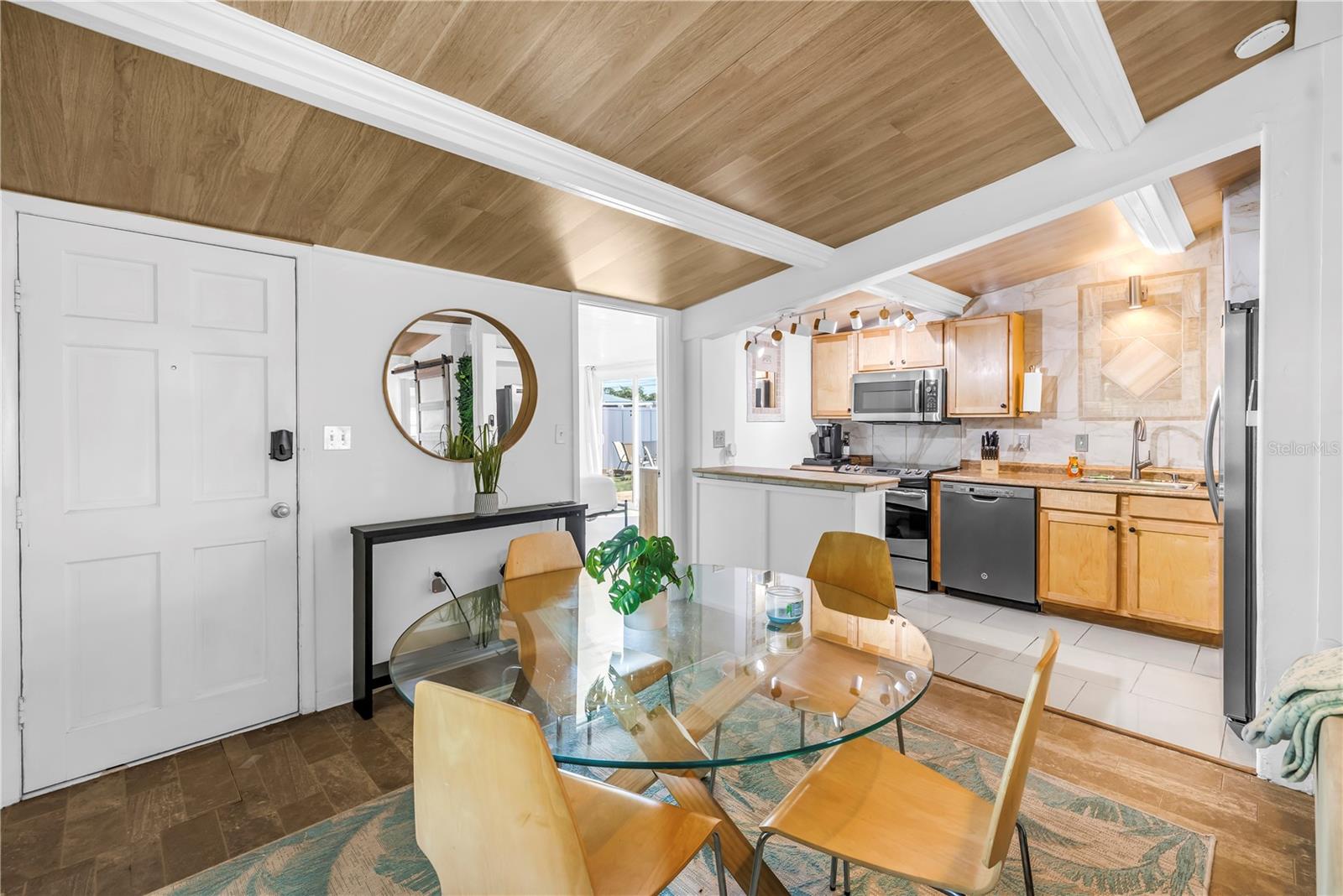 Image 7 of 30 For 844 Brookwood Drive S