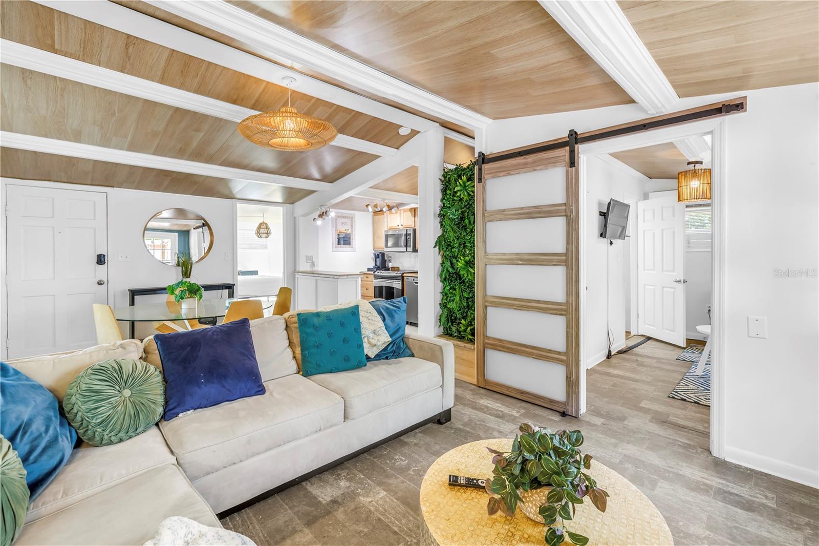 Image 9 of 30 For 844 Brookwood Drive S