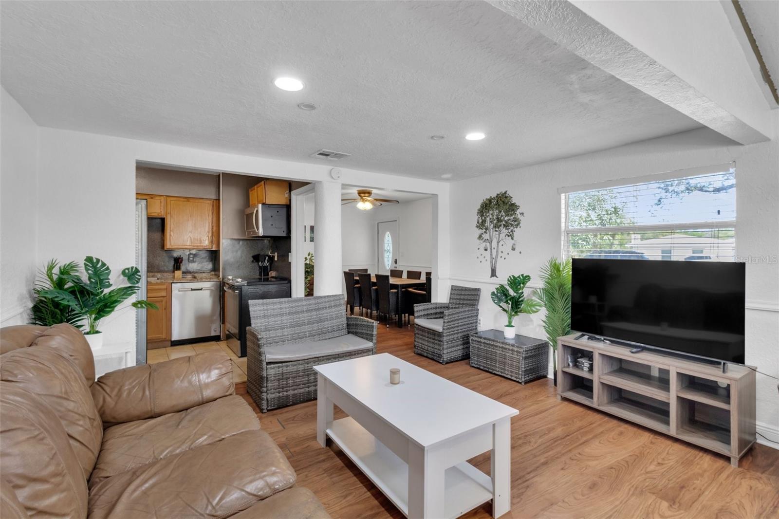 Image 15 of 57 For 1796 Harbor Drive