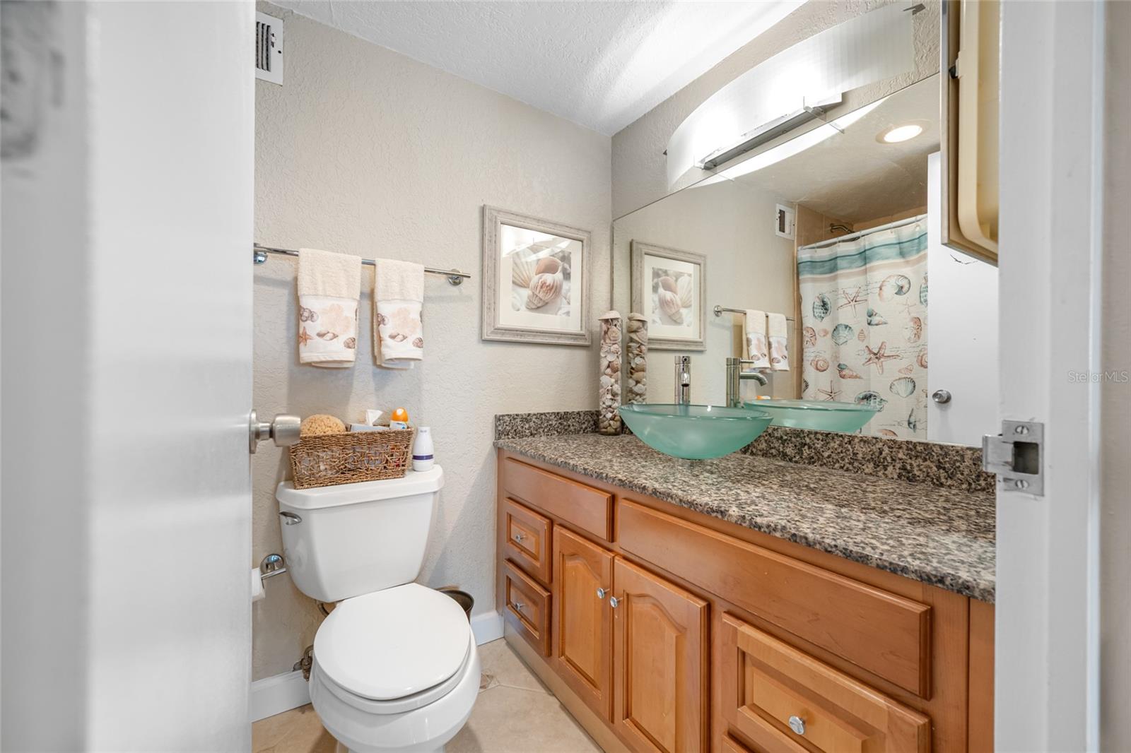 Image 21 of 55 For 880 Mandalay Avenue N207