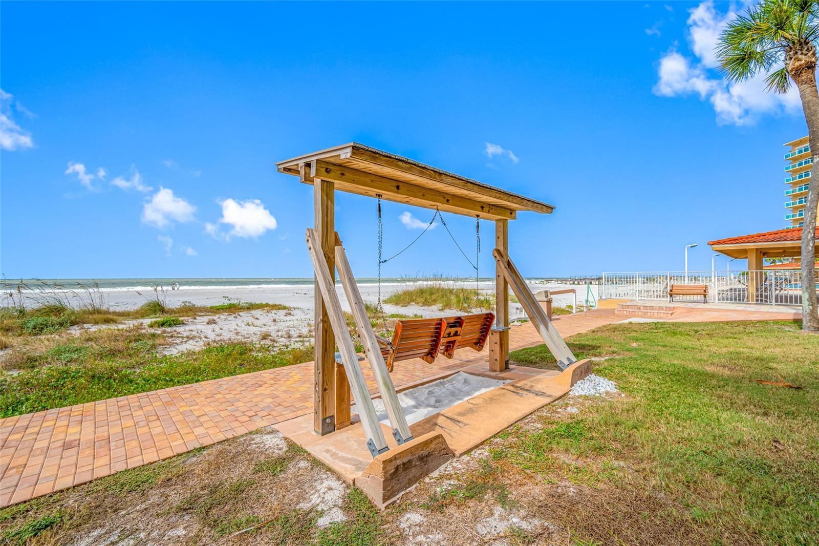 Image 38 of 55 For 880 Mandalay Avenue N207