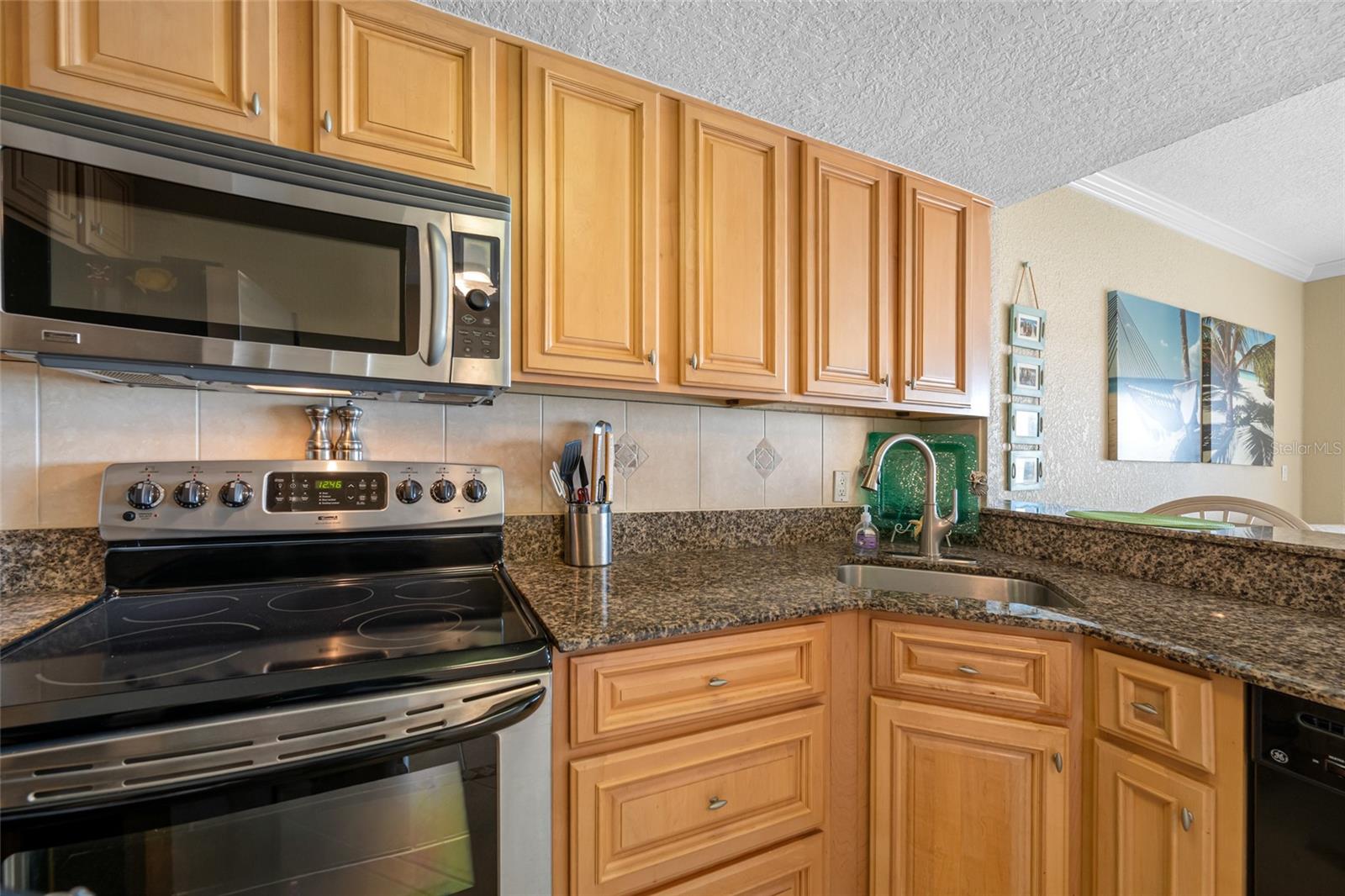 Image 9 of 55 For 880 Mandalay Avenue N207