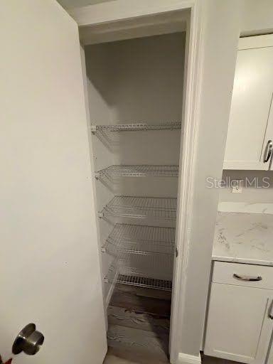 Image 21 of 24 For 1517 Chateaux De Ville Court