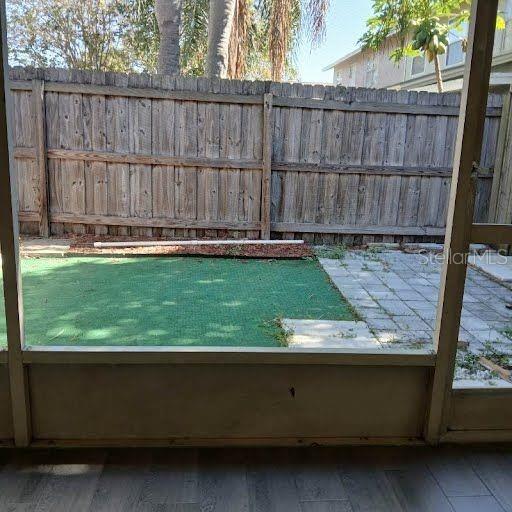 Image 23 of 24 For 1517 Chateaux De Ville Court