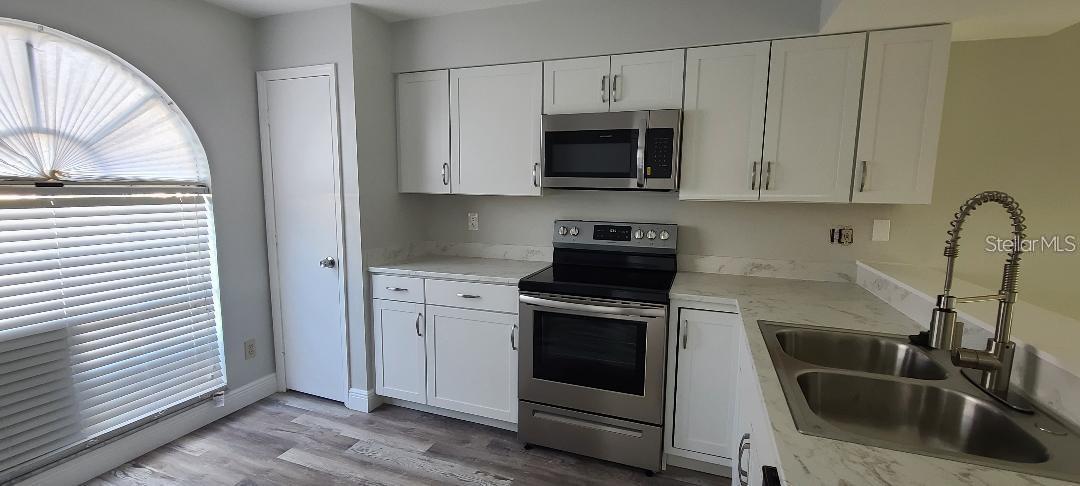 Image 4 of 24 For 1517 Chateaux De Ville Court