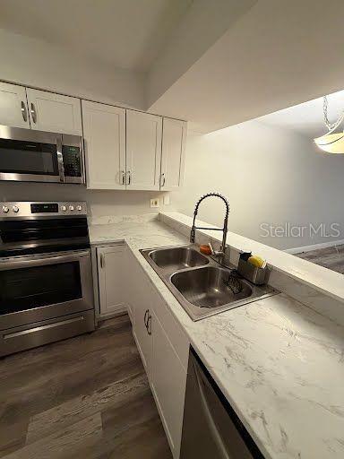 Image 5 of 24 For 1517 Chateaux De Ville Court