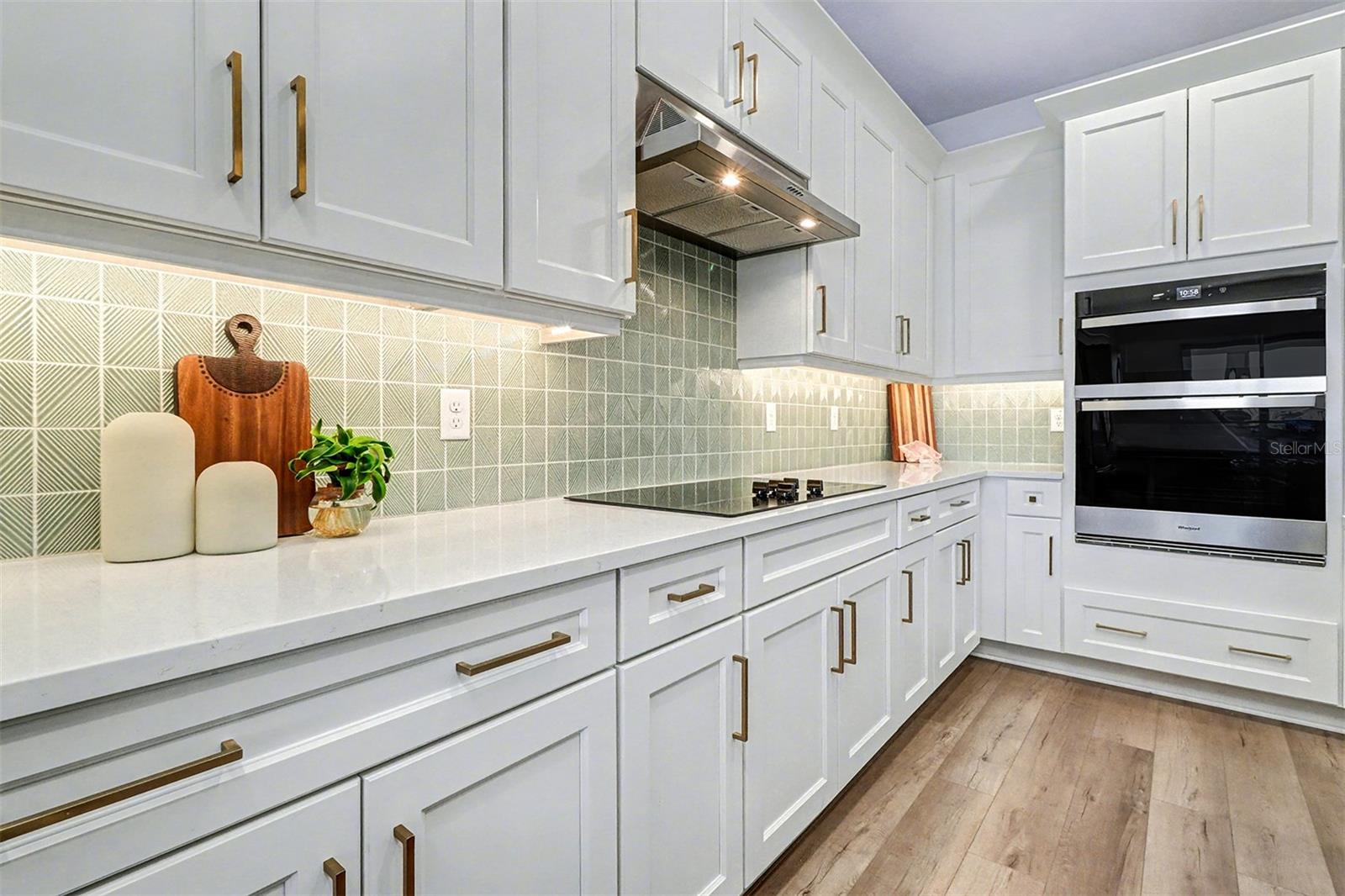 Image 14 of 38 For 9936 Key Haven Road